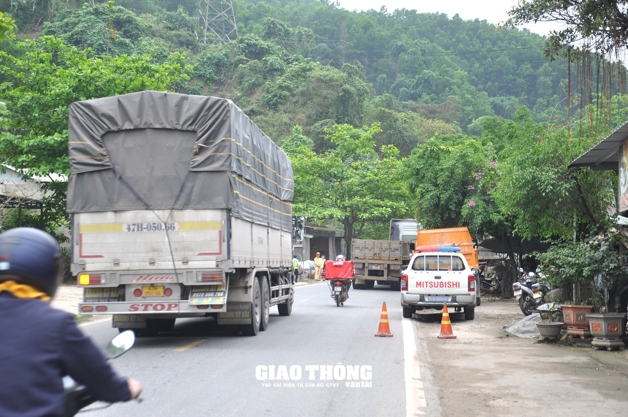 Giải toả hành lang an toàn đường Hồ Chí Minh qua tỉnh Quảng Nam - Ảnh 2.