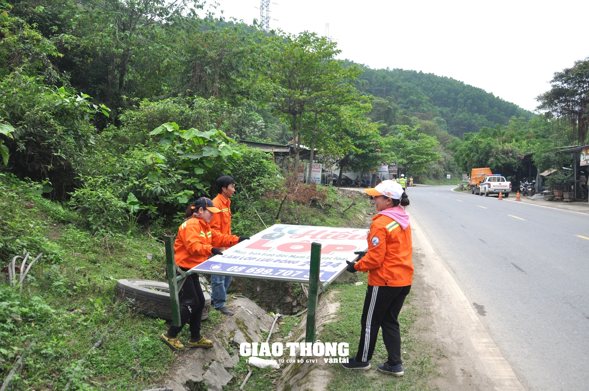 Giải toả hành lang an toàn đường Hồ Chí Minh qua tỉnh Quảng Nam - Ảnh 8.