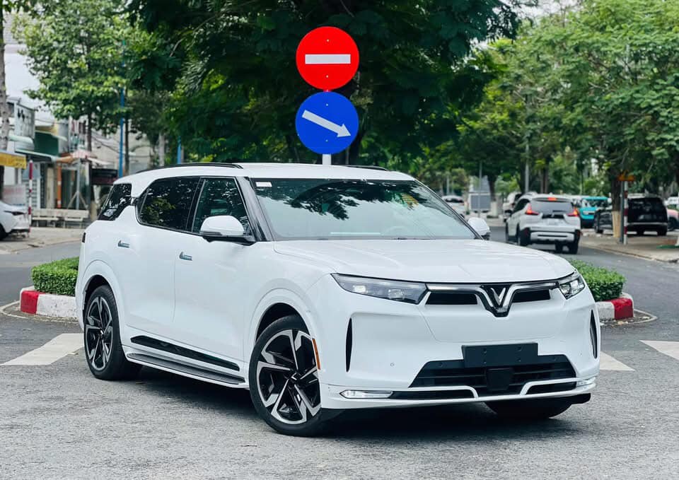 Chi phí nuôi VinFast VF9 2025 hàng tháng so với xe xăng thế nào?- Ảnh 1. Chi phí nuôi VinFast VF9 2025 hàng tháng so với xe xăng thế nào?- Ảnh 1.