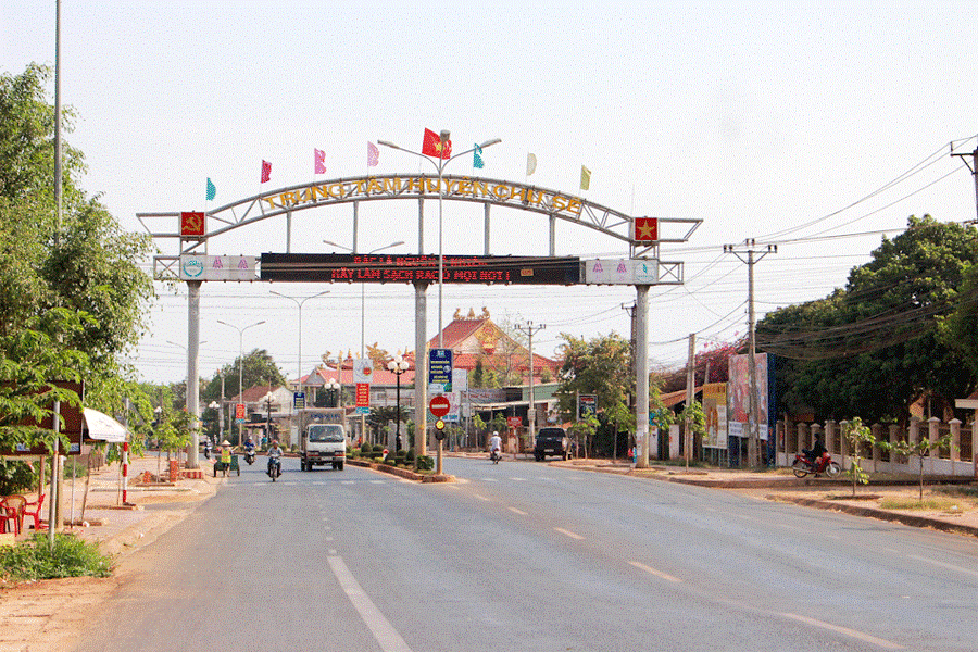 Cấm xe tải từ 8 tấn và xe khách 16 chỗ trở lên đi qua thị trấn Chư Sê - Ảnh 1.