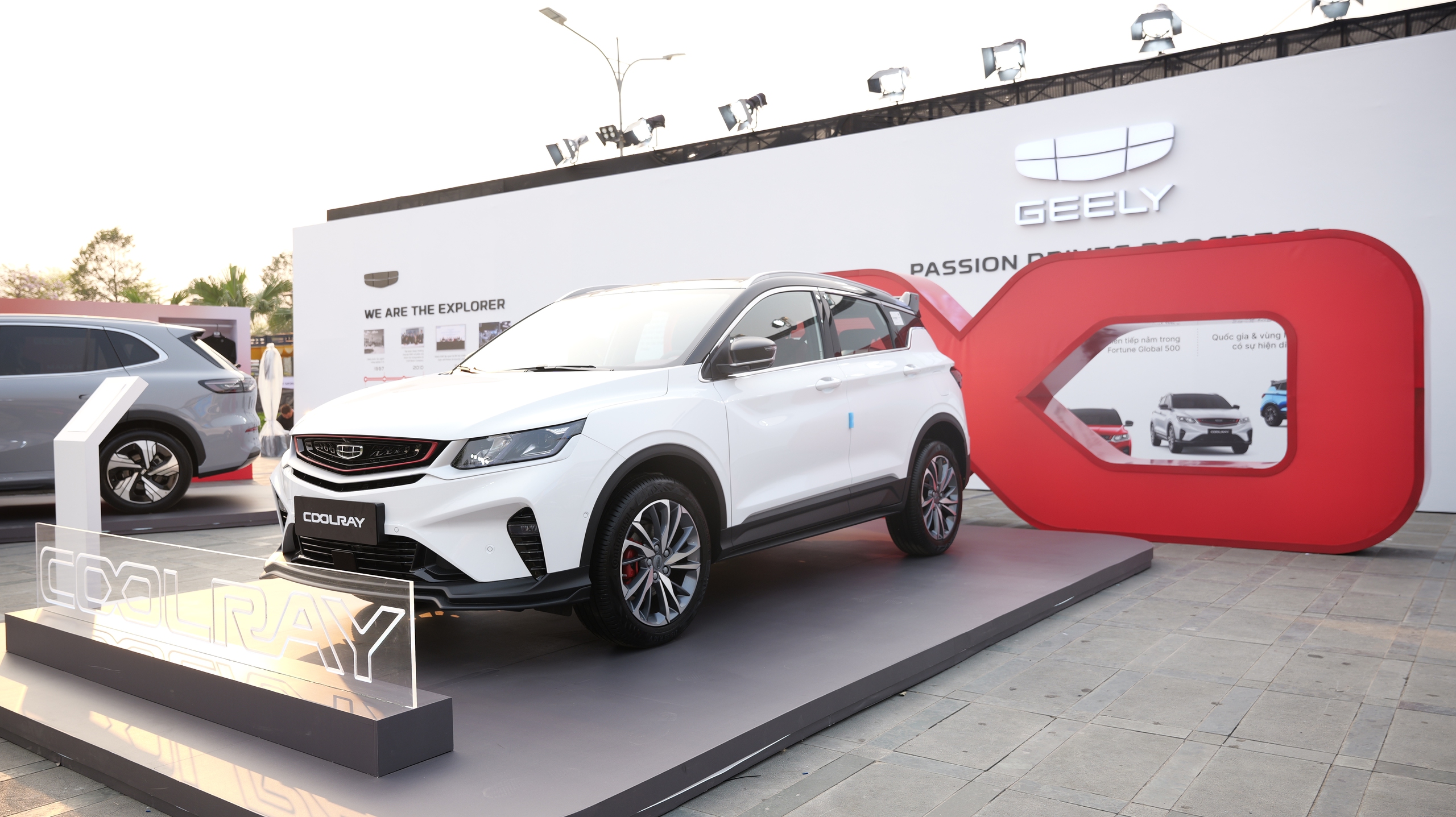 Lái thử Geely Coolray, khách Việt sẽ trúng xe thật - Ảnh 2.