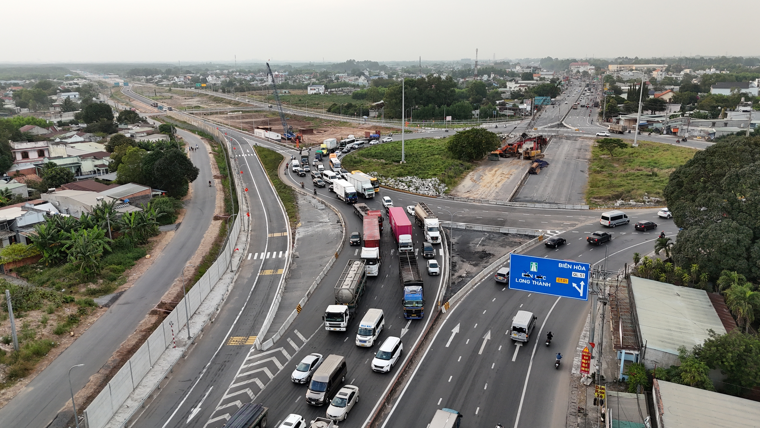 Chính thức khai thác 18km phía Tây cao tốc Bến Lức - Long Thành - Ảnh 2.
