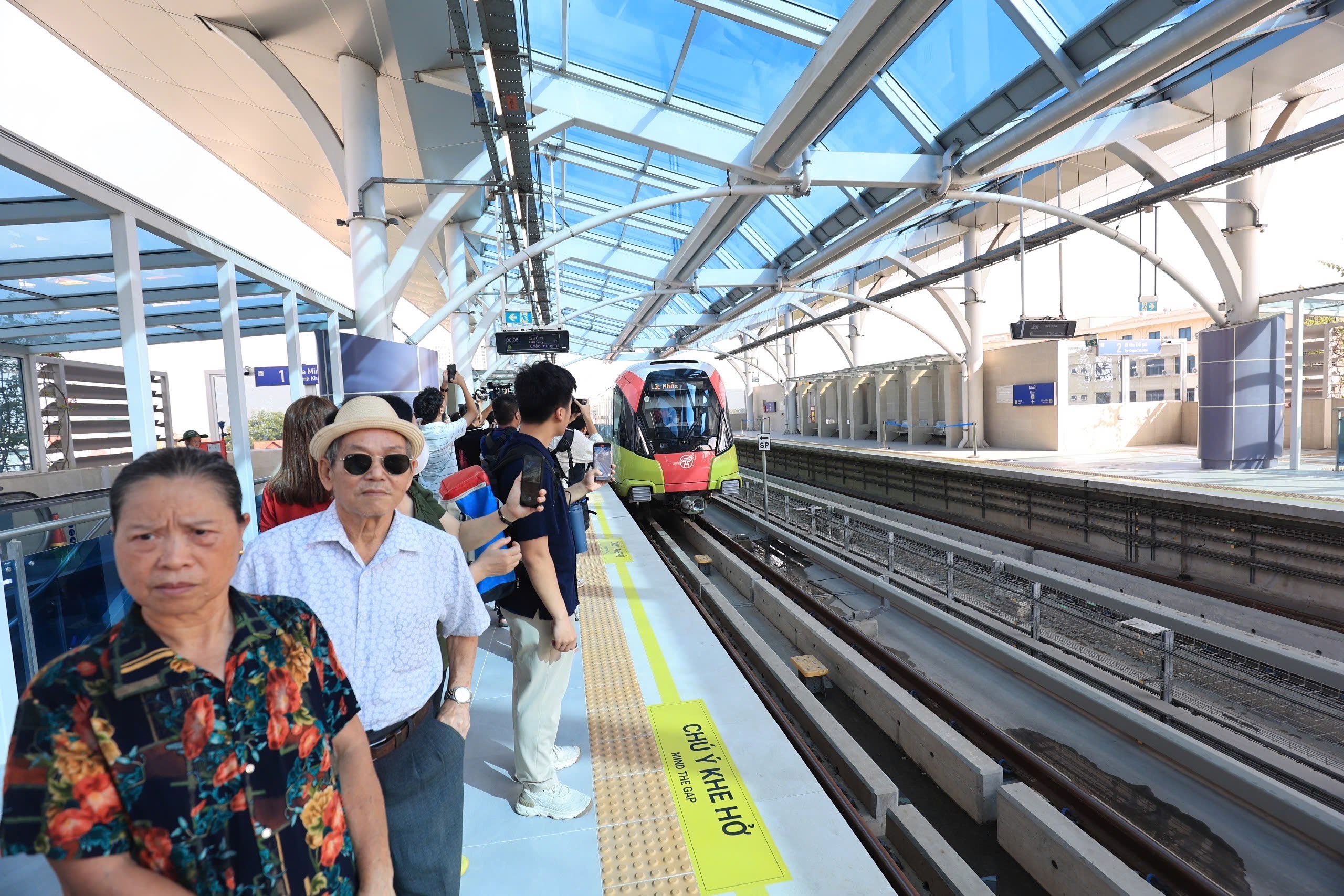 Đường sắt đô thị phương thức vận chuyển khách mới ở Thủ đô- Ảnh 2.