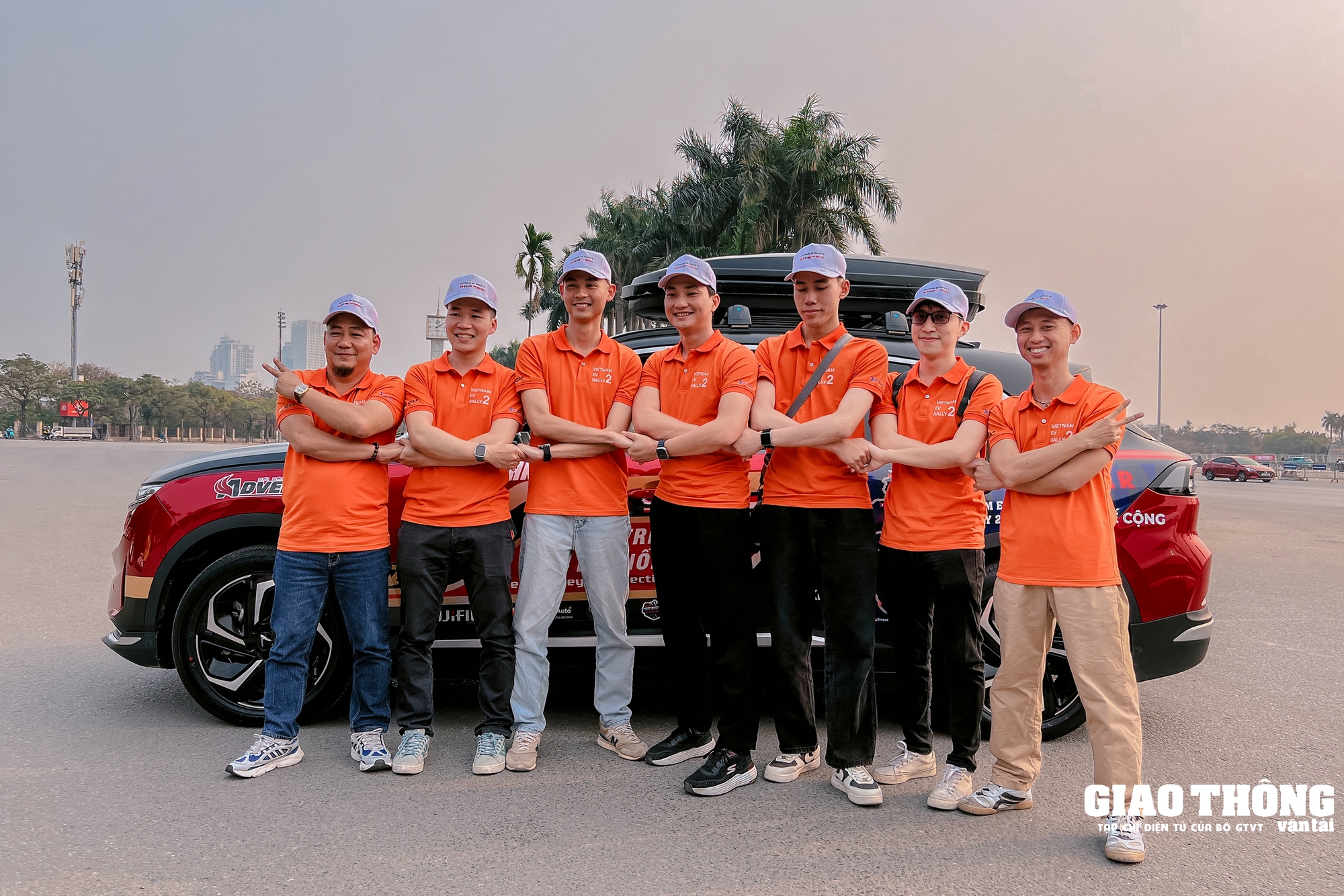 Đoàn xe điện VinFast VF6, VF8 xuyên 6 nước ASEAN: Chi phí 40 triệu/xe, chạy đua với thời gian để về nước trong 30 ngày - Ảnh 1.