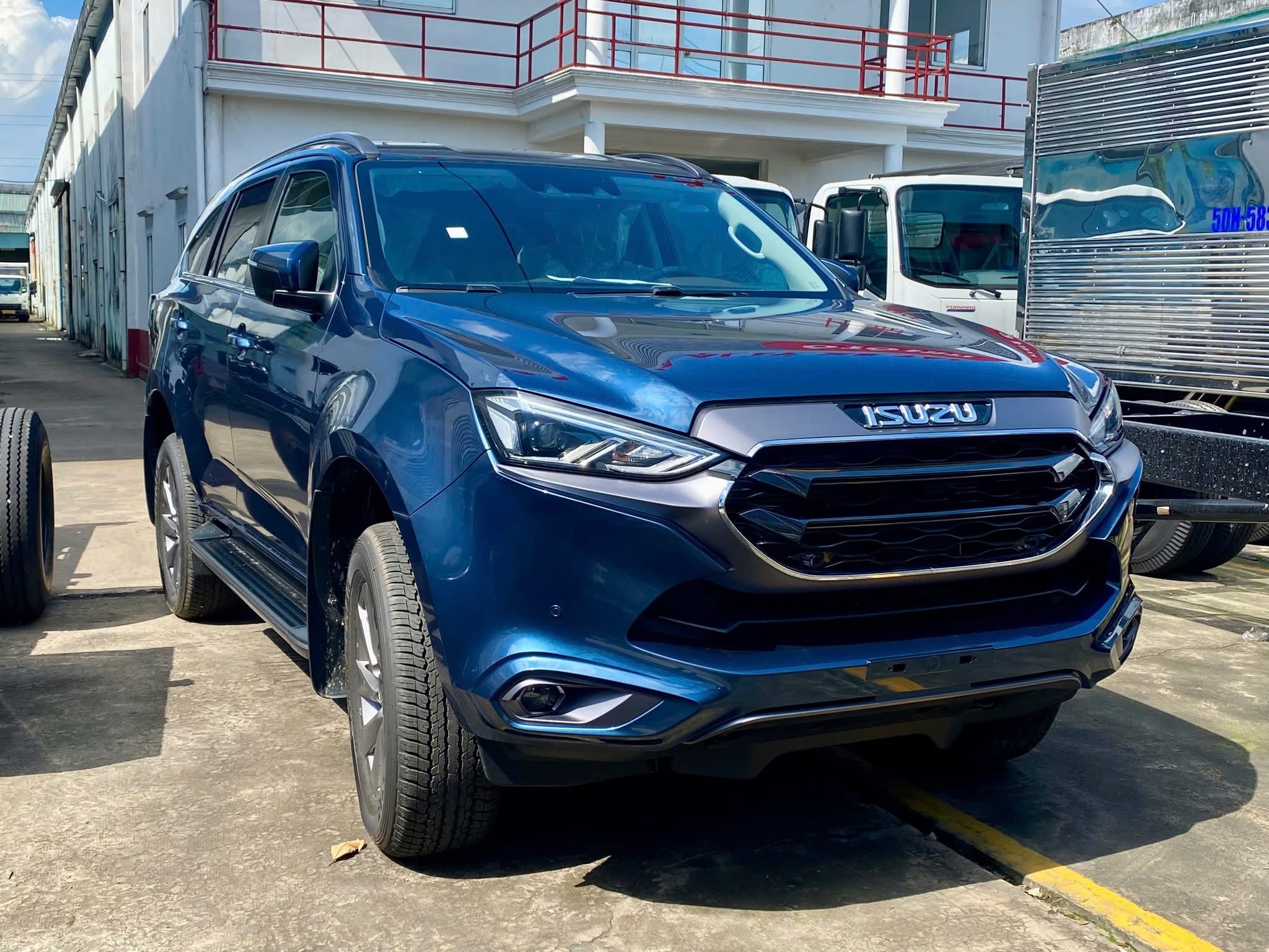 Xe ế Isuzu Mu-X tiếp tục giảm giá xả kho kịch sàn, khách Việt vẫn quay lưng nói thẳng lý do - Ảnh 1.