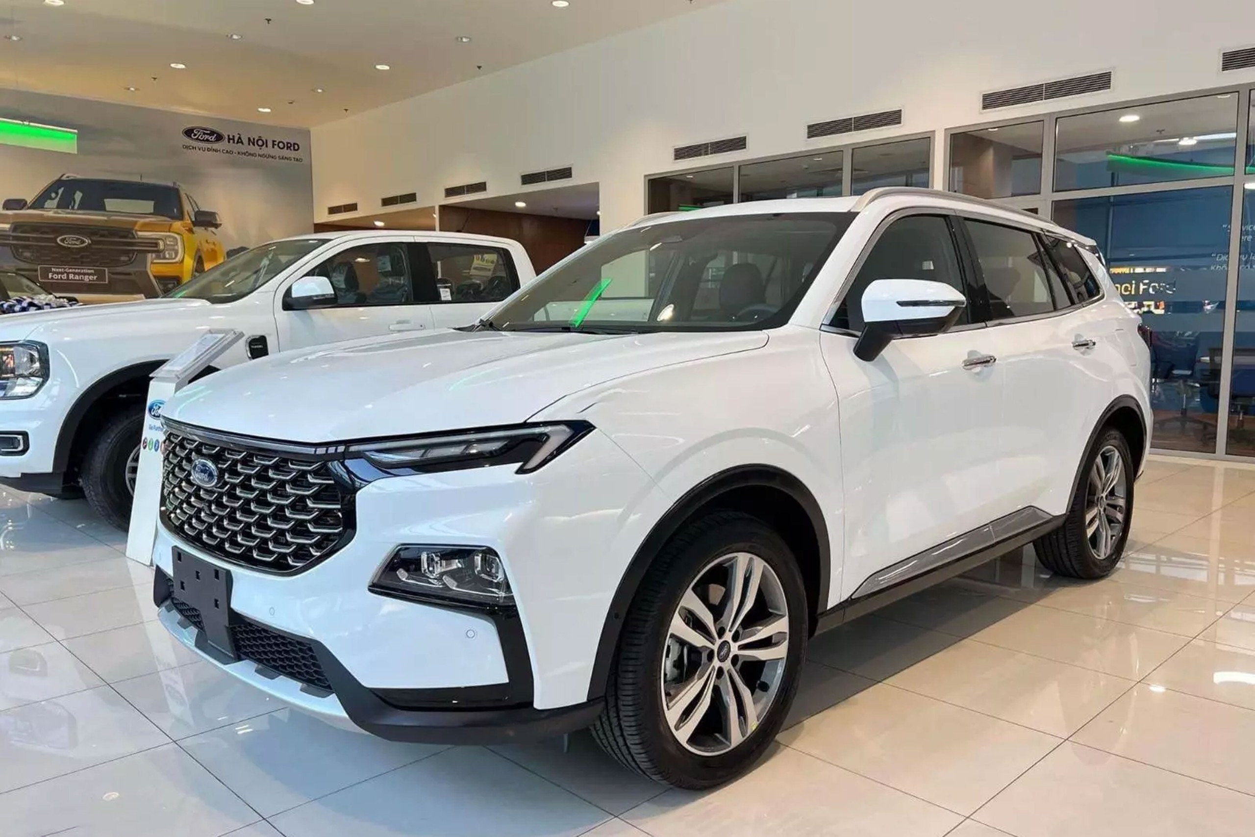 Loạt xe Ford nhận ưu đãi đến 100% lệ phí trước bạ - Ảnh 1.