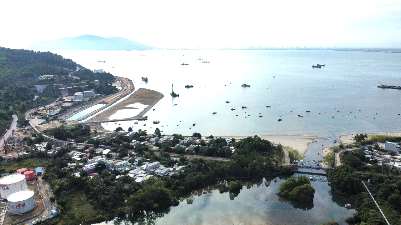 Đà Nẵng mời gọi đầu tư dự án Bến cảng lỏng, khí 5.400 tỷ ở khu bến Cảng Liên Chiểu - Ảnh 2.