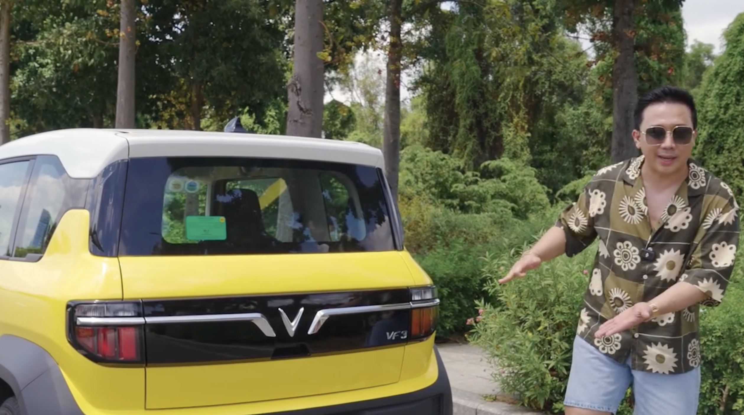 Trấn Thành đánh giá thẳng tay VinFast VF3 mới mua - Ảnh 4.