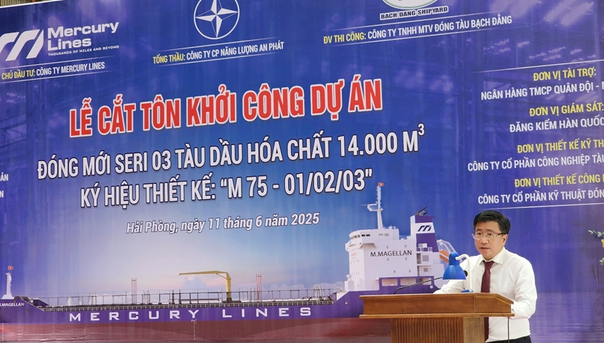 Lễ cắt tôn khởi công dự án đóng mới seri 03 tàu dầu hóa chất - Ảnh 1.