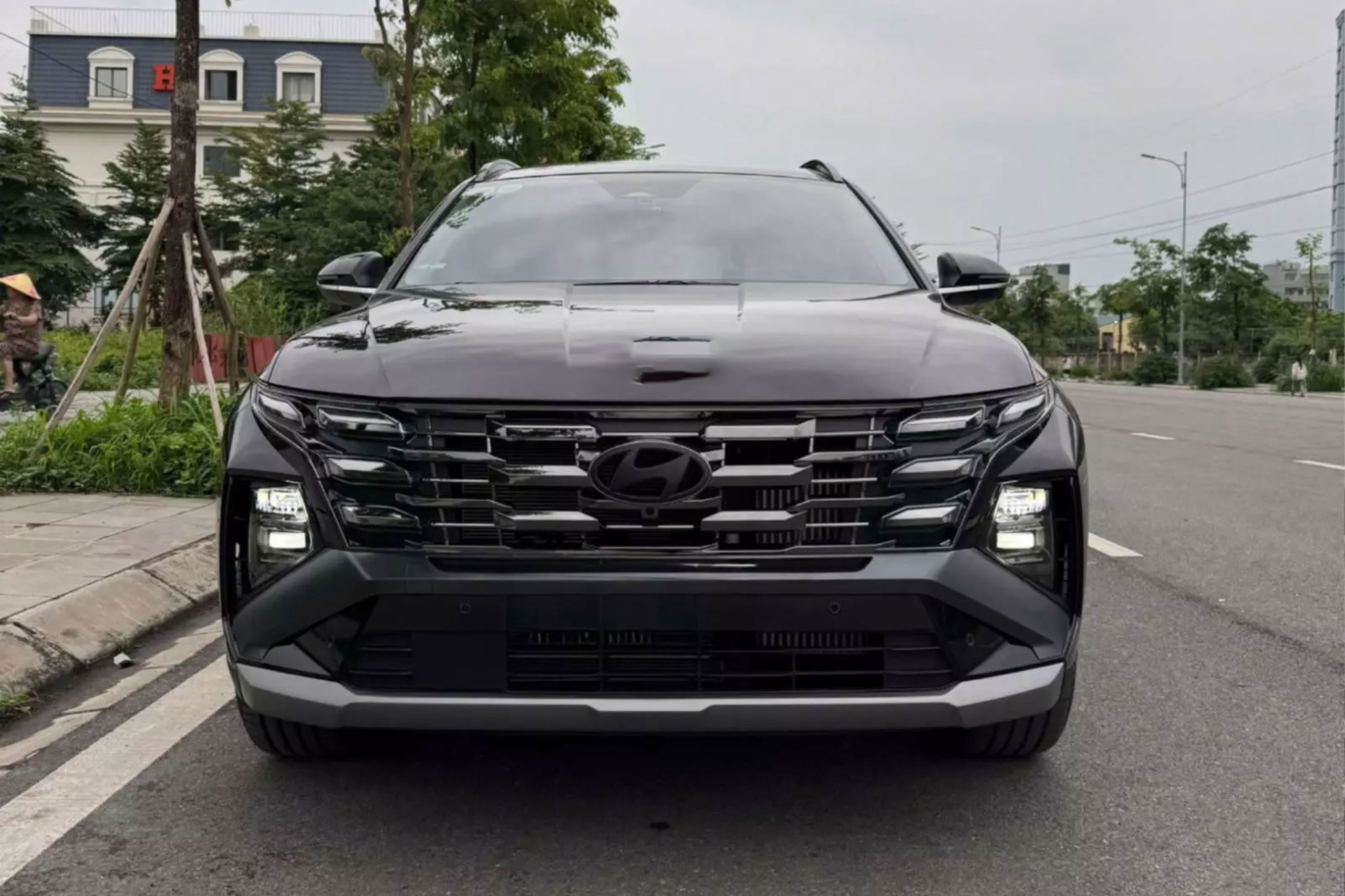 Hyundai Tucson mới đăng ký đã rao bán rẻ hơn hàng trăm triệu - Ảnh 1.