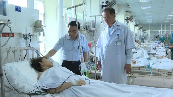 Hiện trường TNGT trên cao tốc Đà Nẵng-Quảng Ngãi: 2 người chết, 3 người bị thương - Ảnh 7.