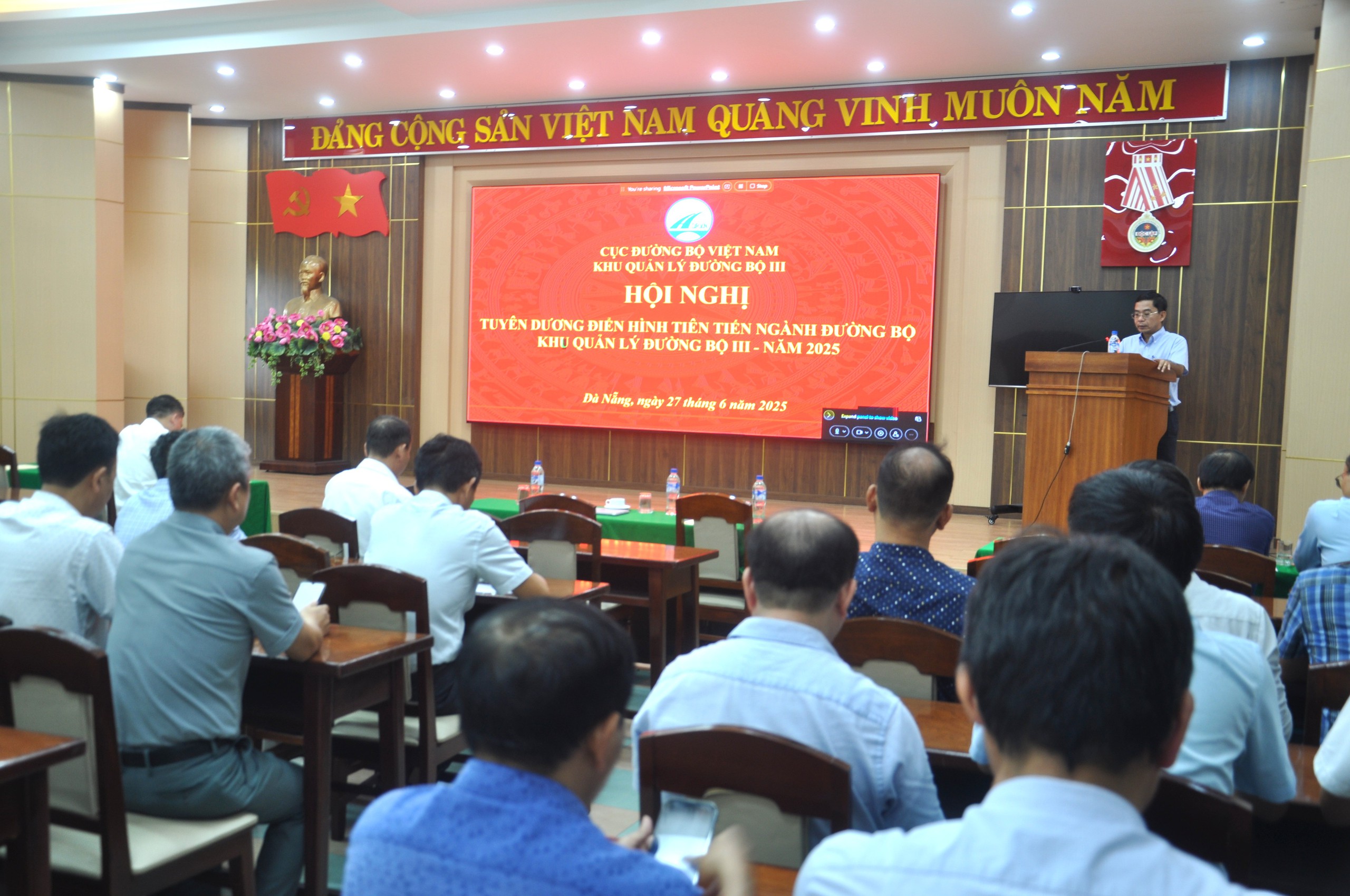 Vinh danh điển hình tiên tiến, cán bộ công đoàn tiêu biểu ngành Đường bộ - Ảnh 1.