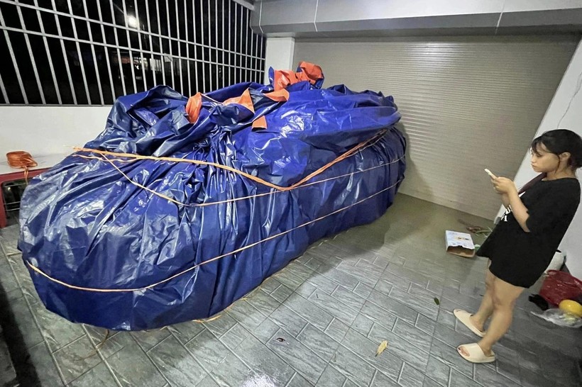 Mưa lớn kéo dài, làm sao để ô tô không bị ngập nước - Ảnh 1.