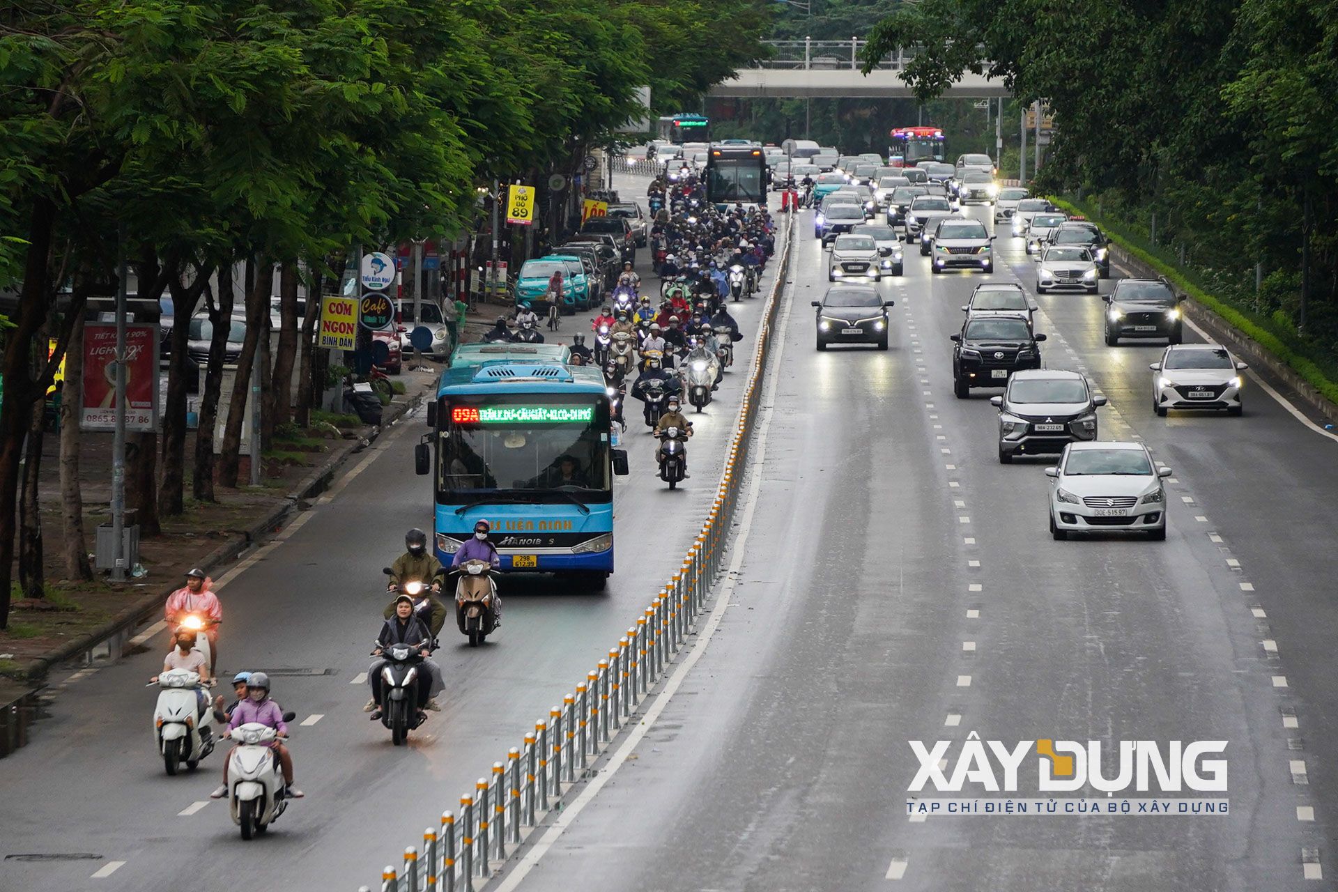 [Ảnh] Hà Nội tách làn ô tô, xe máy trên 2 tuyến đường lớn - Ảnh 5.
