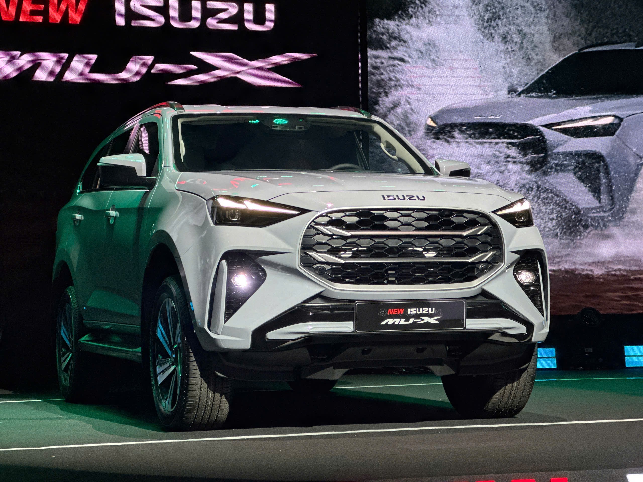 Isuzu Mu-X khó thoát ế tại Việt Nam - Ảnh 1.
