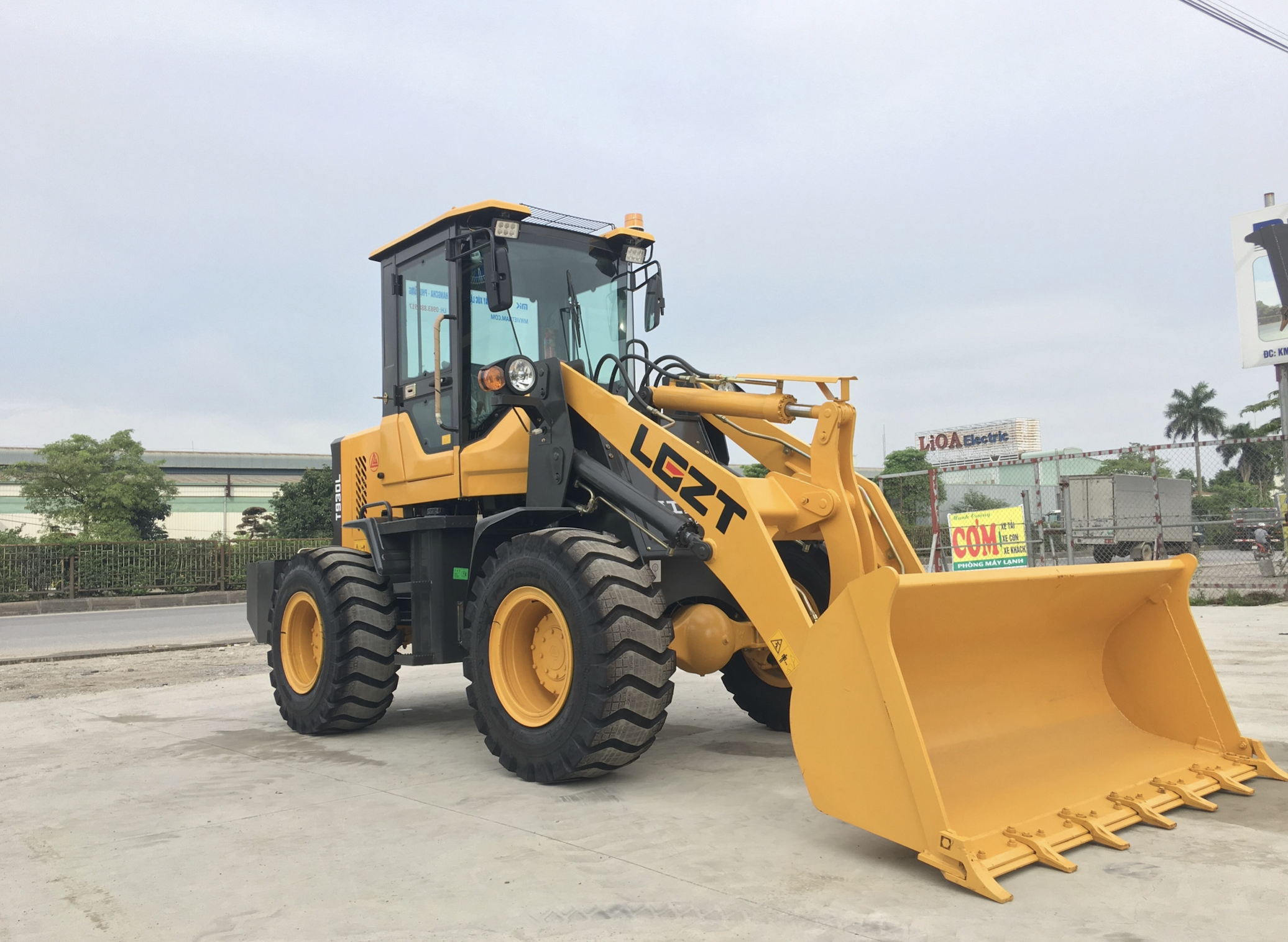 Cần quan tâm đến số giờ hoạt động của máy xây dựng cũ - Ảnh 1.