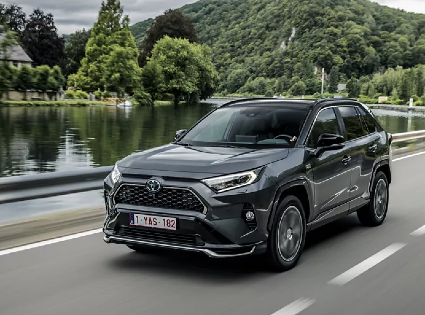 Top 10 ô tô bán chạy nhất thế giới năm 2024, những sự hoán đổi bất ngờ - Ảnh 1.