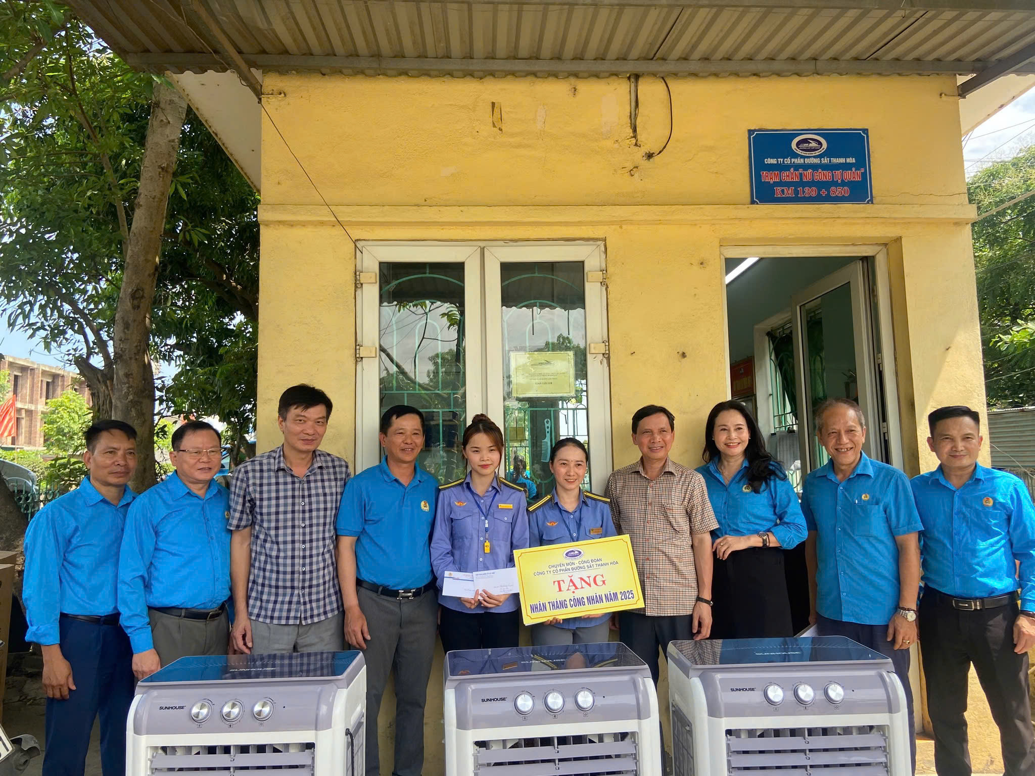 Công ty Cổ phần Đường sắt Thanh Hóa: Nhiều hoạt động thiết thực hướng tới chào mừng Đại hội đảng bộ ngành đường sắt - Ảnh 2.