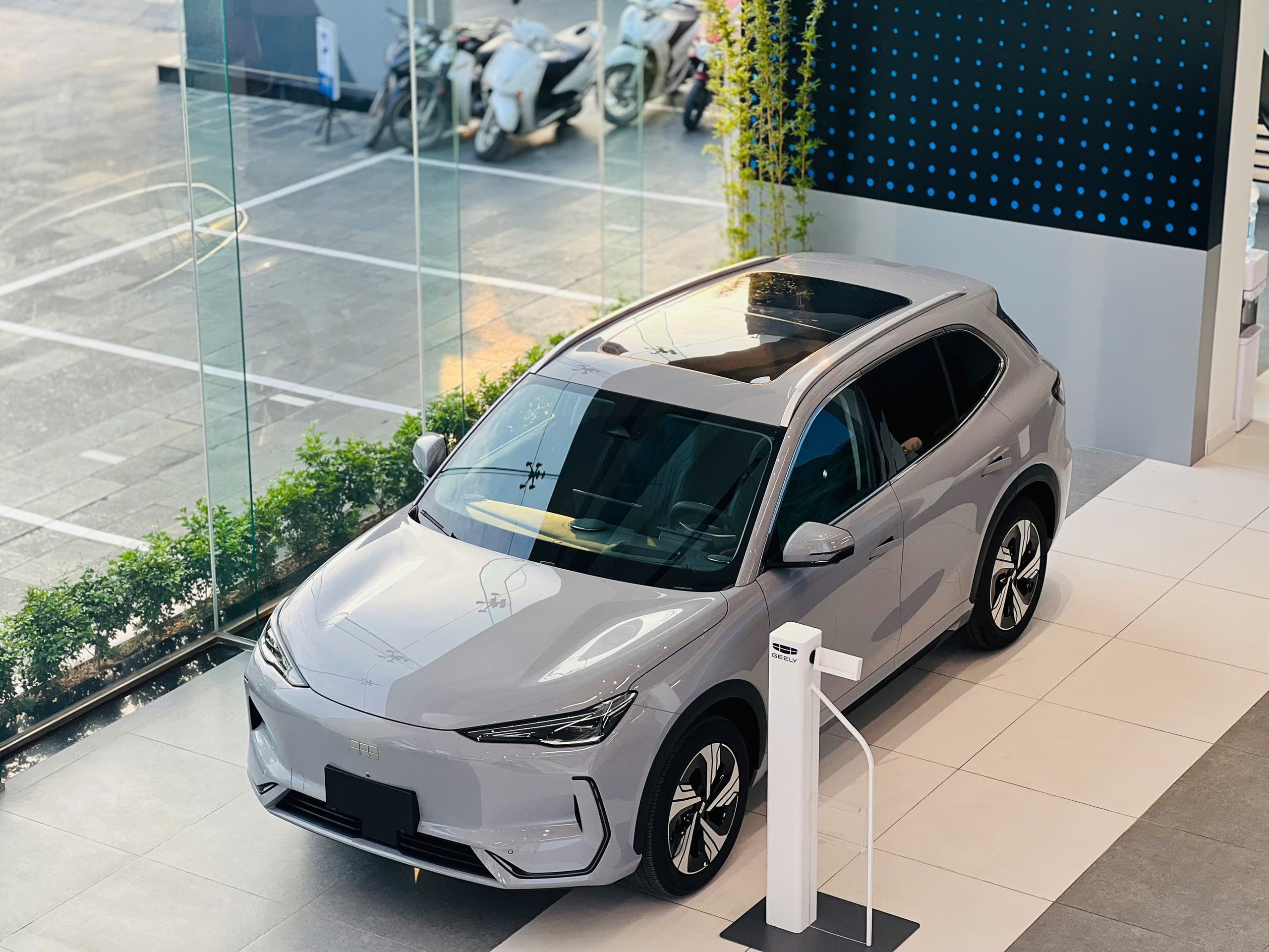 Thị trường ô tô Việt thêm sôi động khi Geely Monjaro và EX5 đã nhận đặt cọc - Ảnh 2.