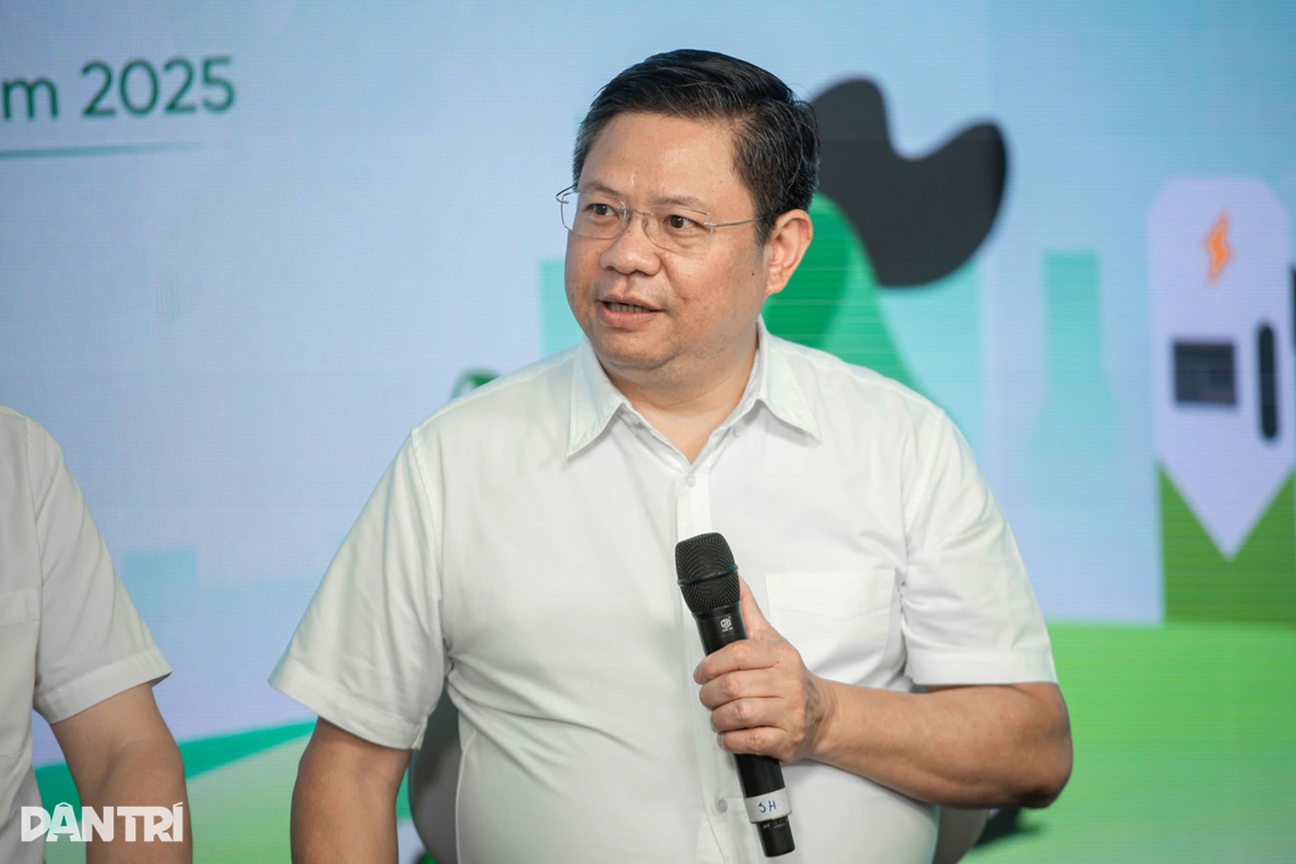 Xe máy là nguồn gây ô nhiễm chủ yế ở Hà Nội - Ảnh 1.