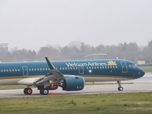 Nhiều chuyến bay bị ảnh hưởng do bão Wipha- Ảnh 1.