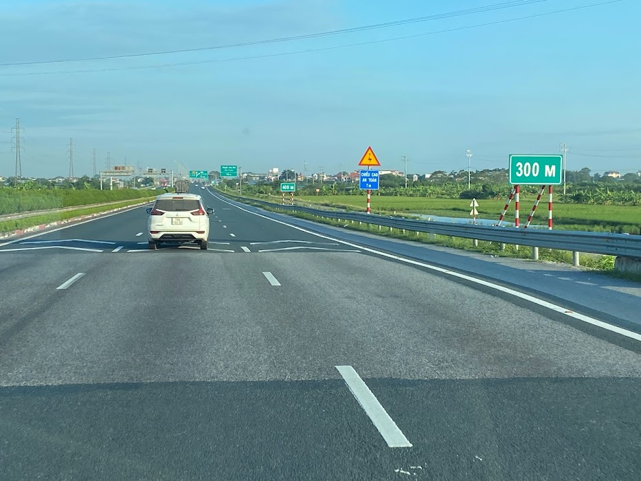 Đề xuất mức thu phí đối với các tuyến cao tốc hoàn thành trong năm 2025 - Ảnh 2.