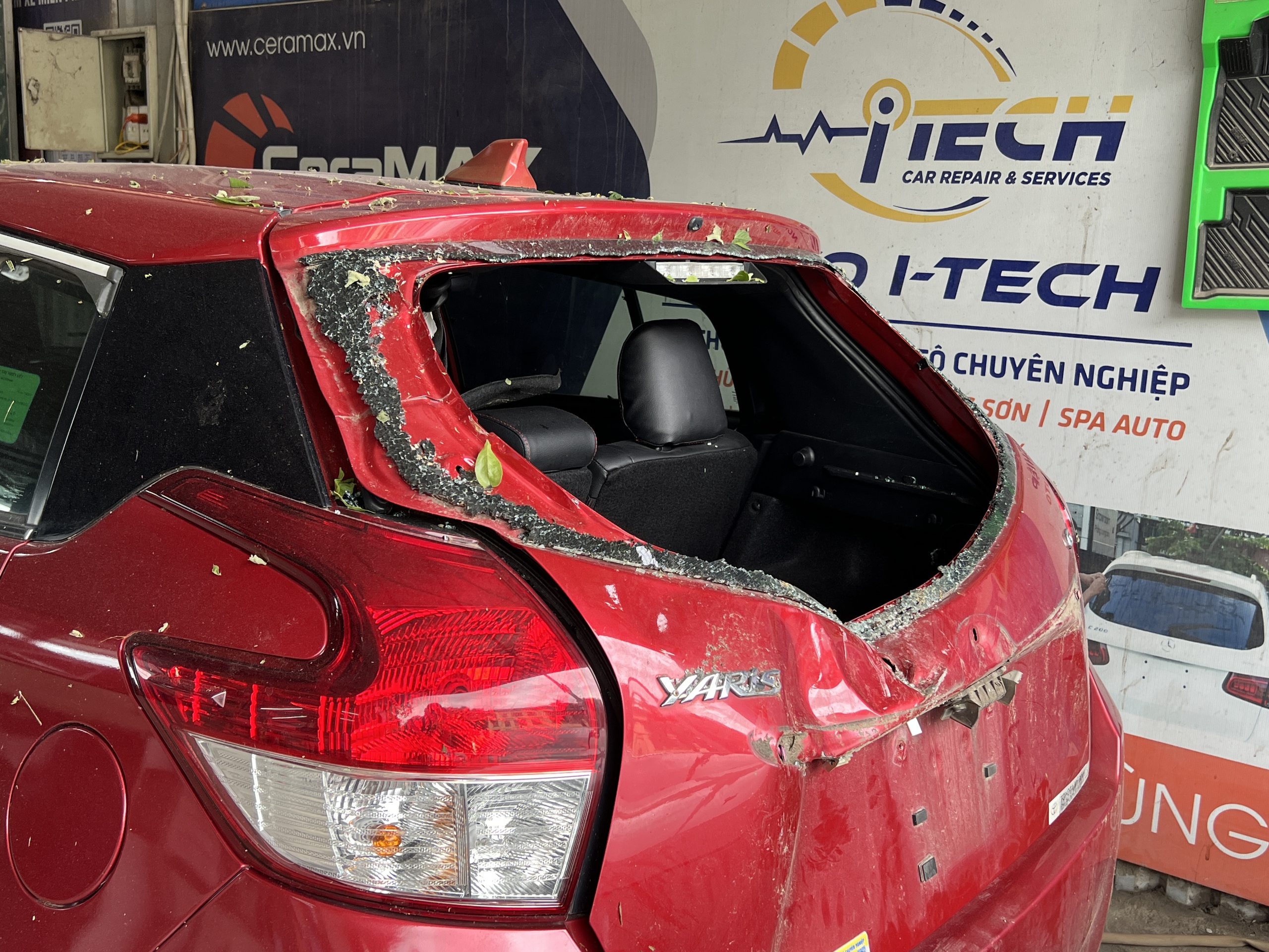 Trường hợp nào ô tô bị thiệt hại do bão nhưng không được bảo hiểm? - Ảnh 1.