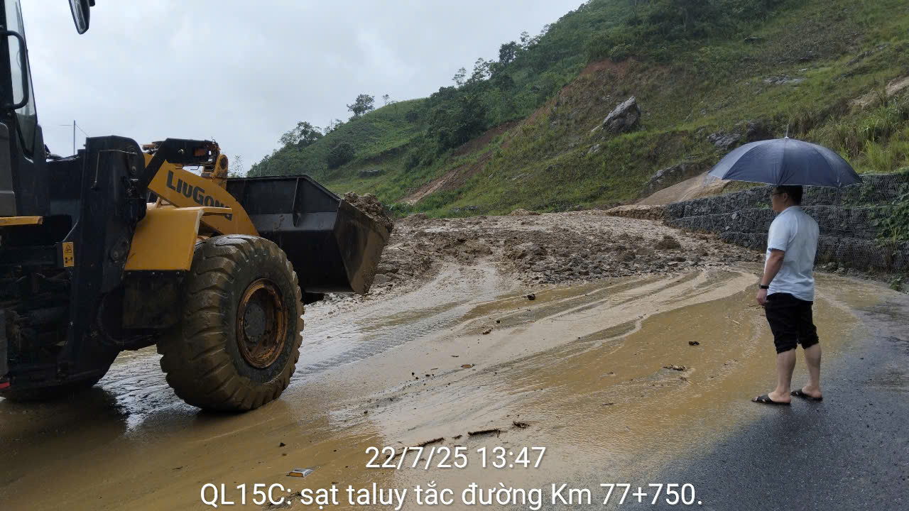 Ngành Đường bộ chủ động ứng phó với Bão số 3 - Ảnh 3.