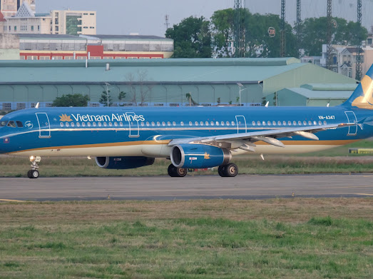 Máy bay Vietnam Airlines hạ cánh khẩn cấp tại Đà Nẵng khi hành khách bất ngờ bị ngất- Ảnh 1.