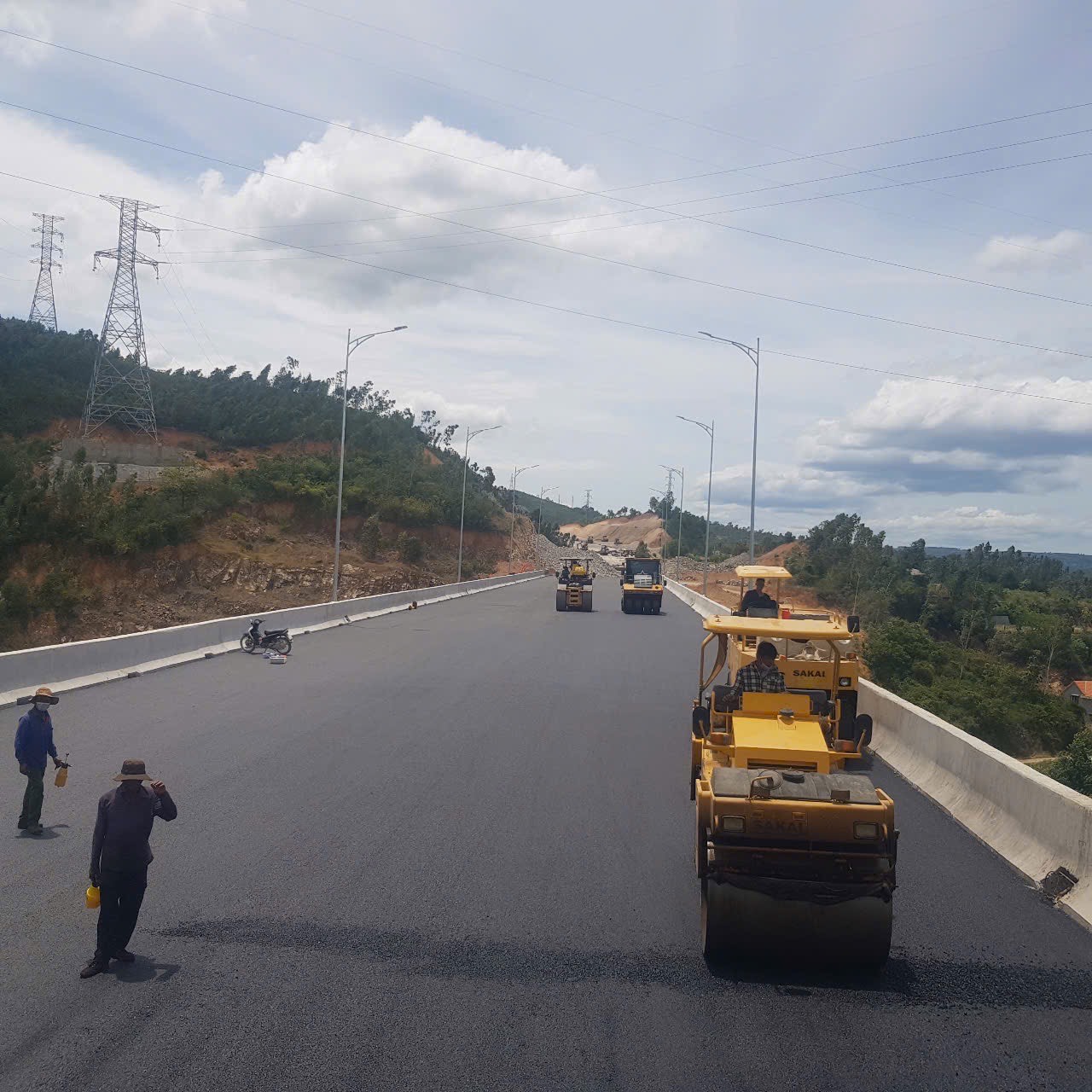 Phấn đấu hoàn thành Gói thầu XL01 đoạn Chí Thạnh - Vân Phong vào ngày 19/8 - Ảnh 5.