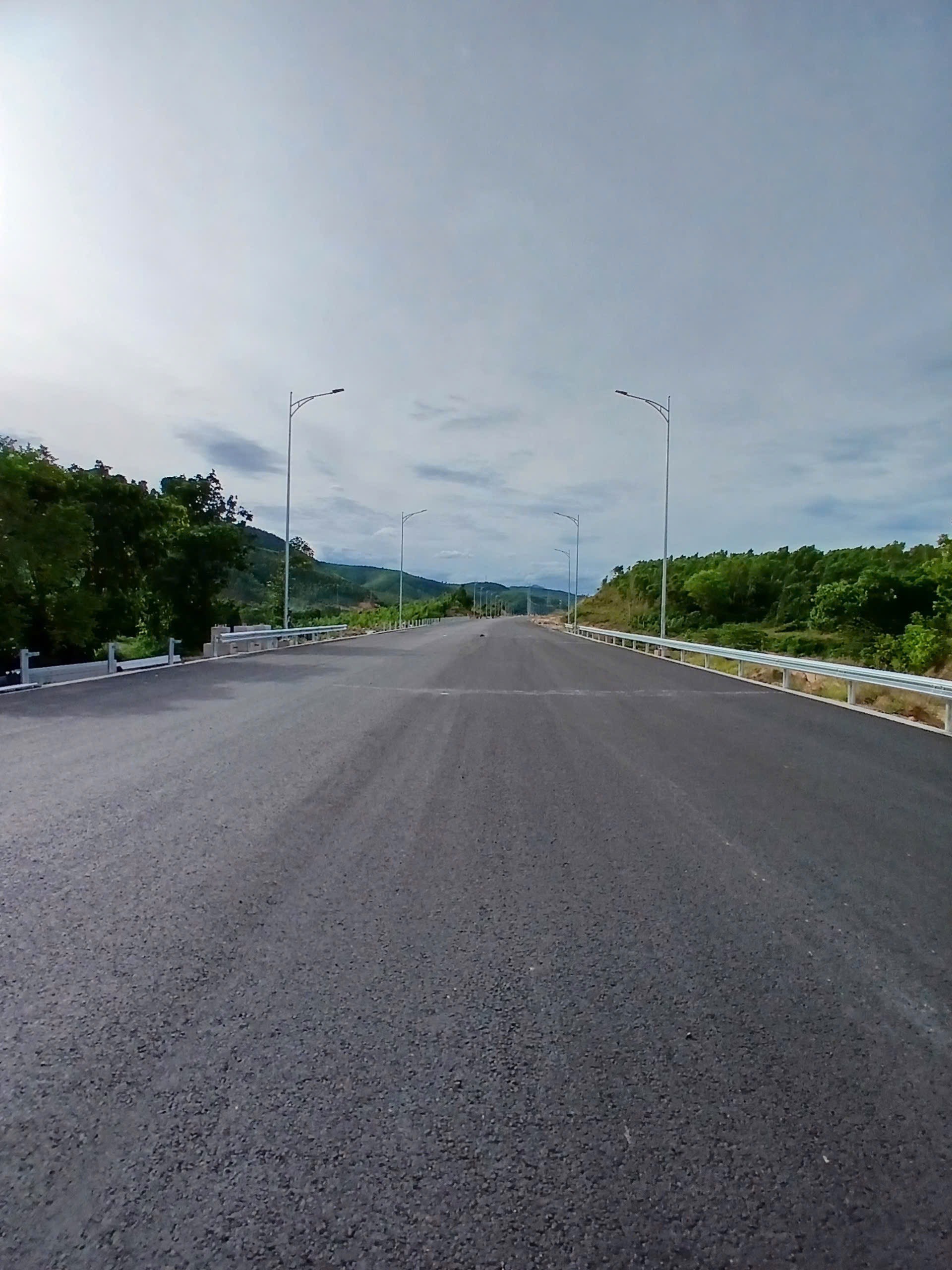 Phấn đấu hoàn thành Gói thầu XL01 đoạn Chí Thạnh - Vân Phong vào ngày 19/8 - Ảnh 7.