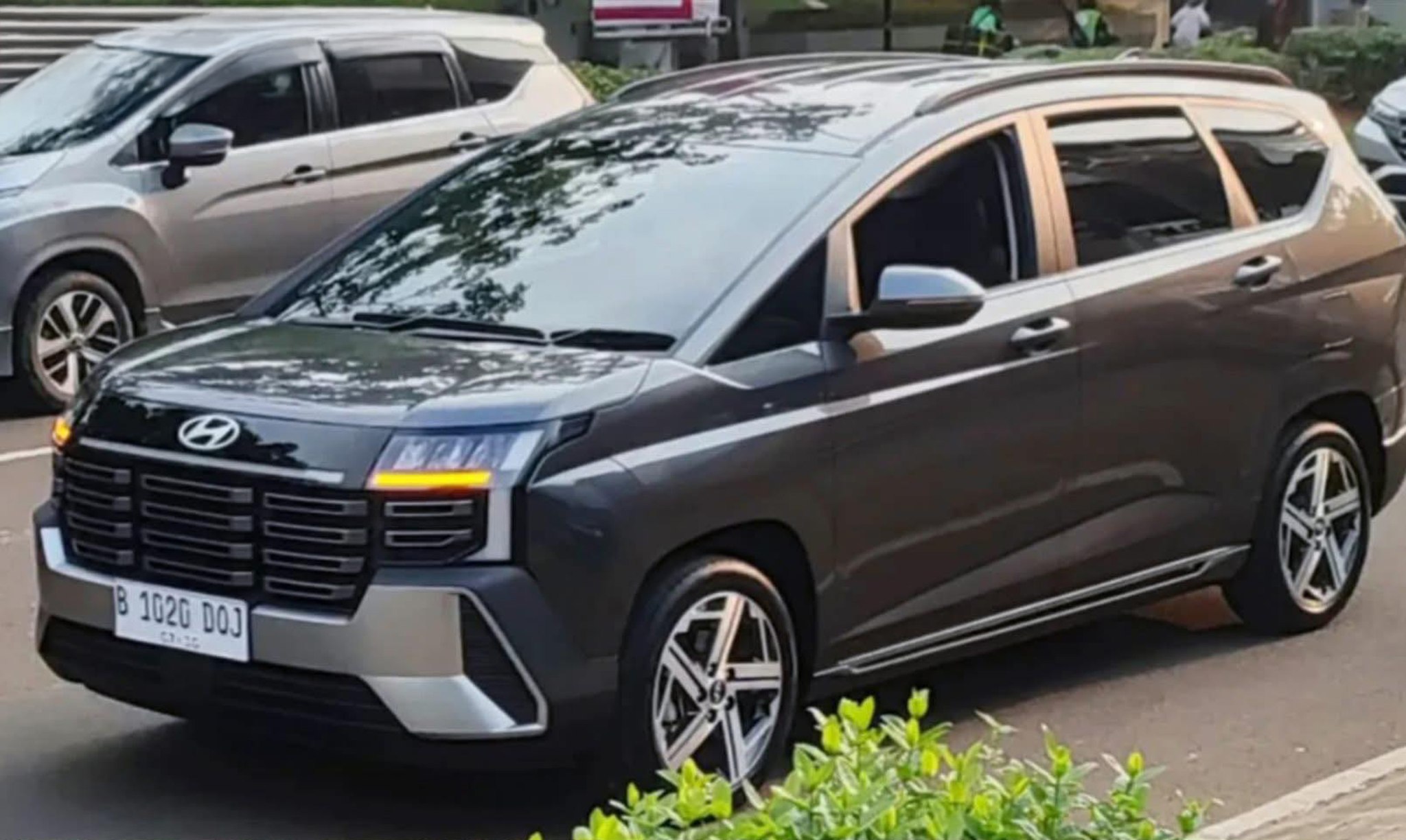 Hyundai Stargazer nâng cấp lộ diện ngoài đời, dáng vẻ đã bớt nhàm chán - Ảnh 1.