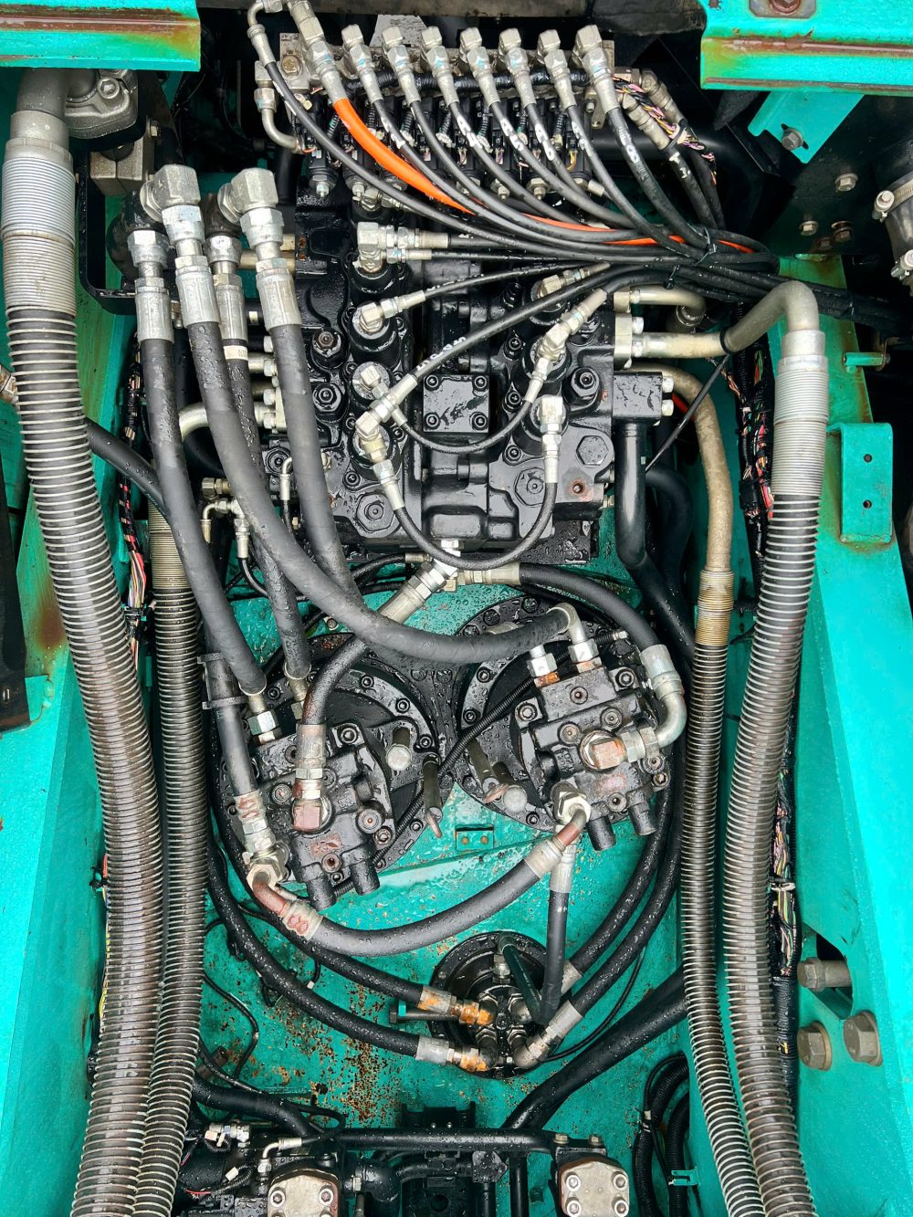 Kinh nghiệm bảo vệ máy xây dựng khi mưa bão - Ảnh 2.