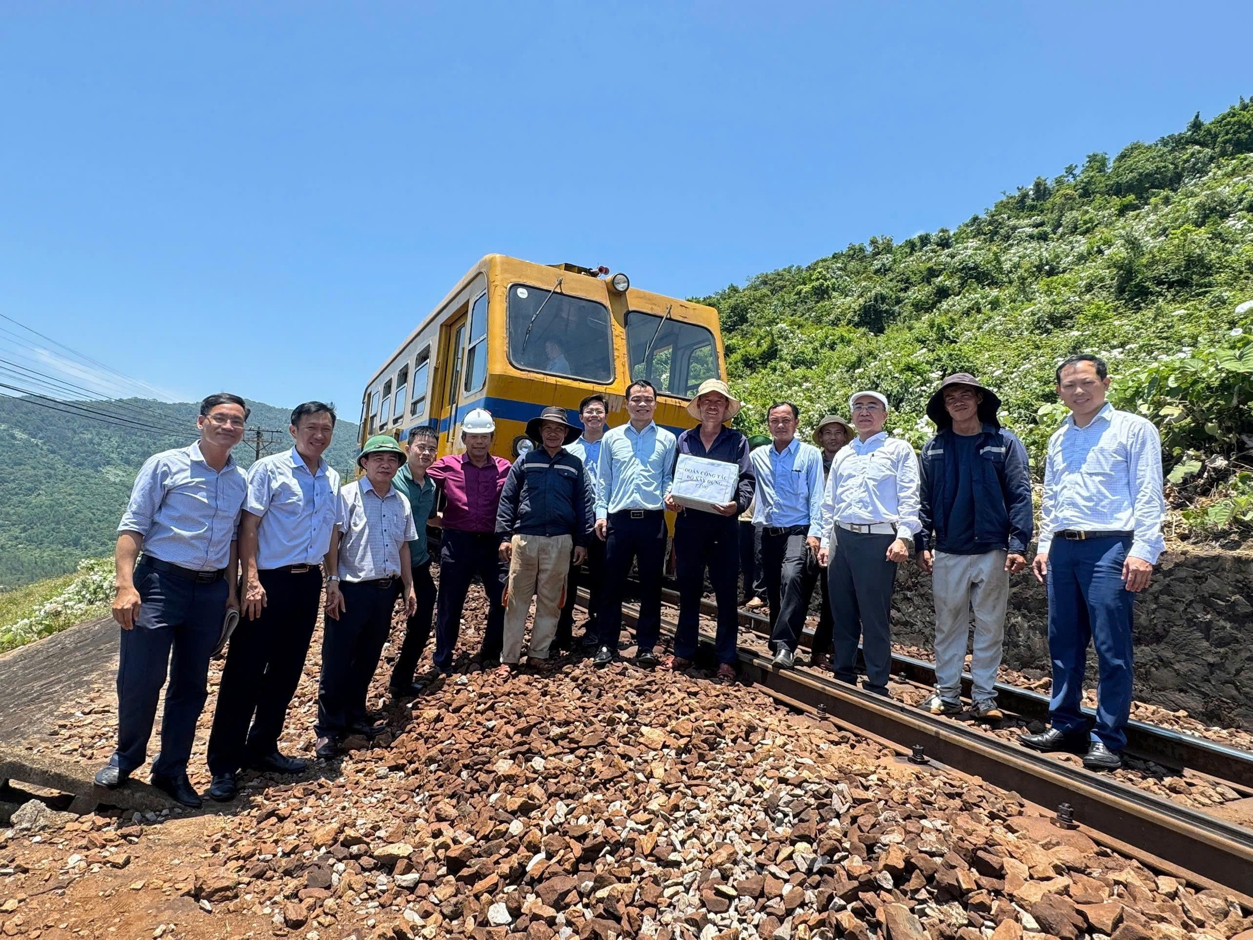 Những giải pháp “then chốt” của Công ty CP Đường sắt Quảng Nam - Đà Nẵng trong bảo đảm an toàn đường sắt - Ảnh 1.