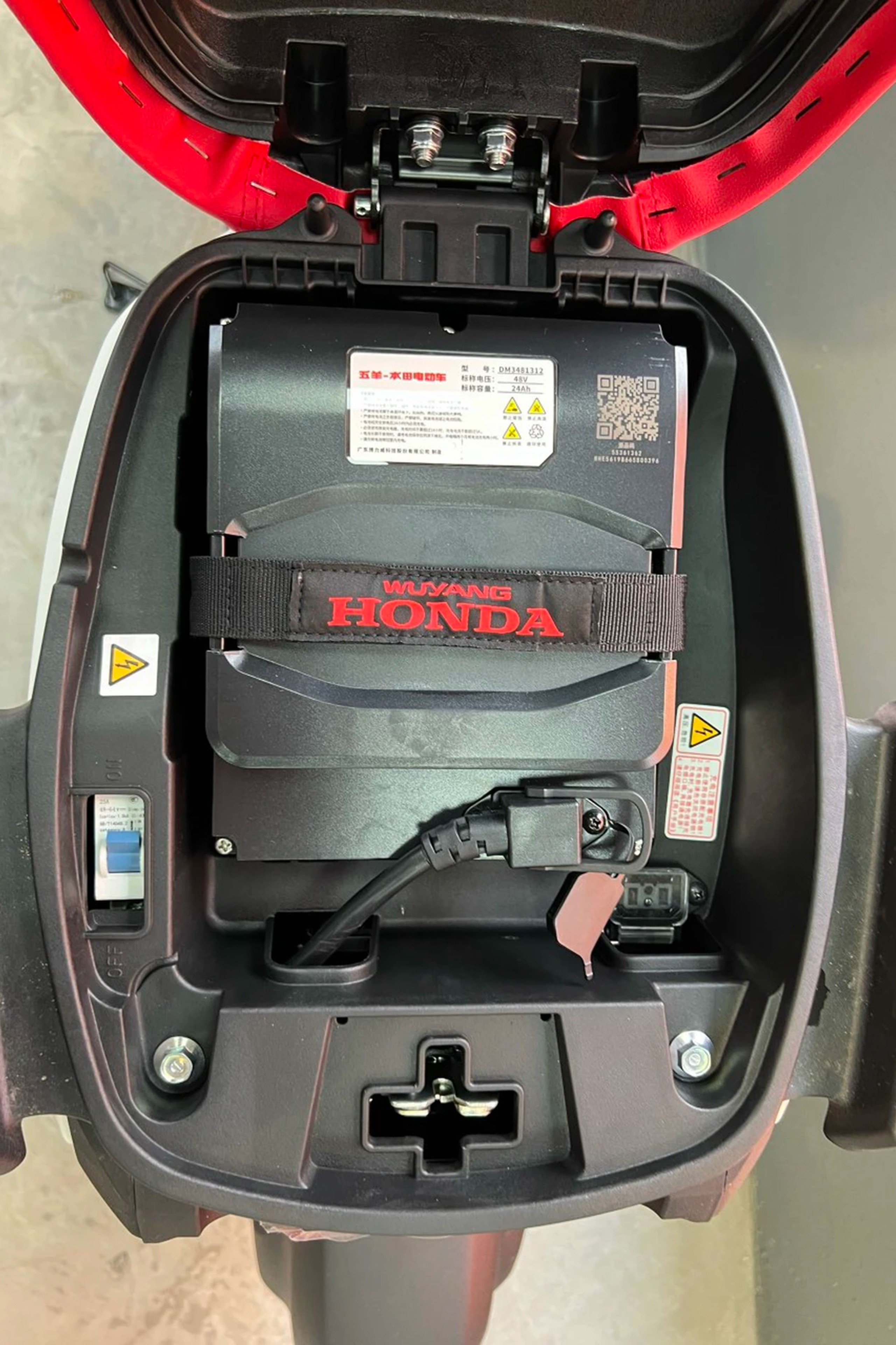 Cận cảnh xe máy điện Honda U-Be sắp bán ở Việt Nam giá 25 triệu đồng - Ảnh 4.