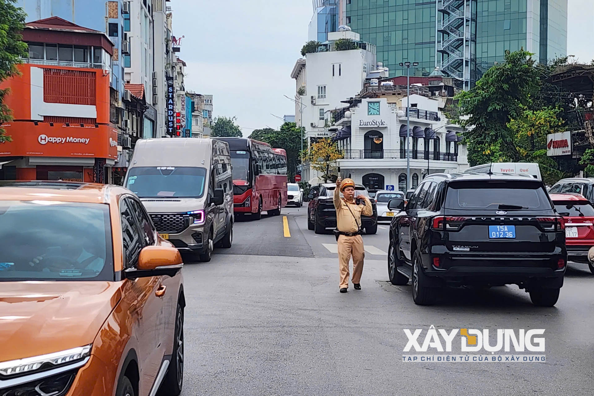 Diện mạo mới của đường phố Hà Nội trước ngày đại lễ của đất nước - Ảnh 14.