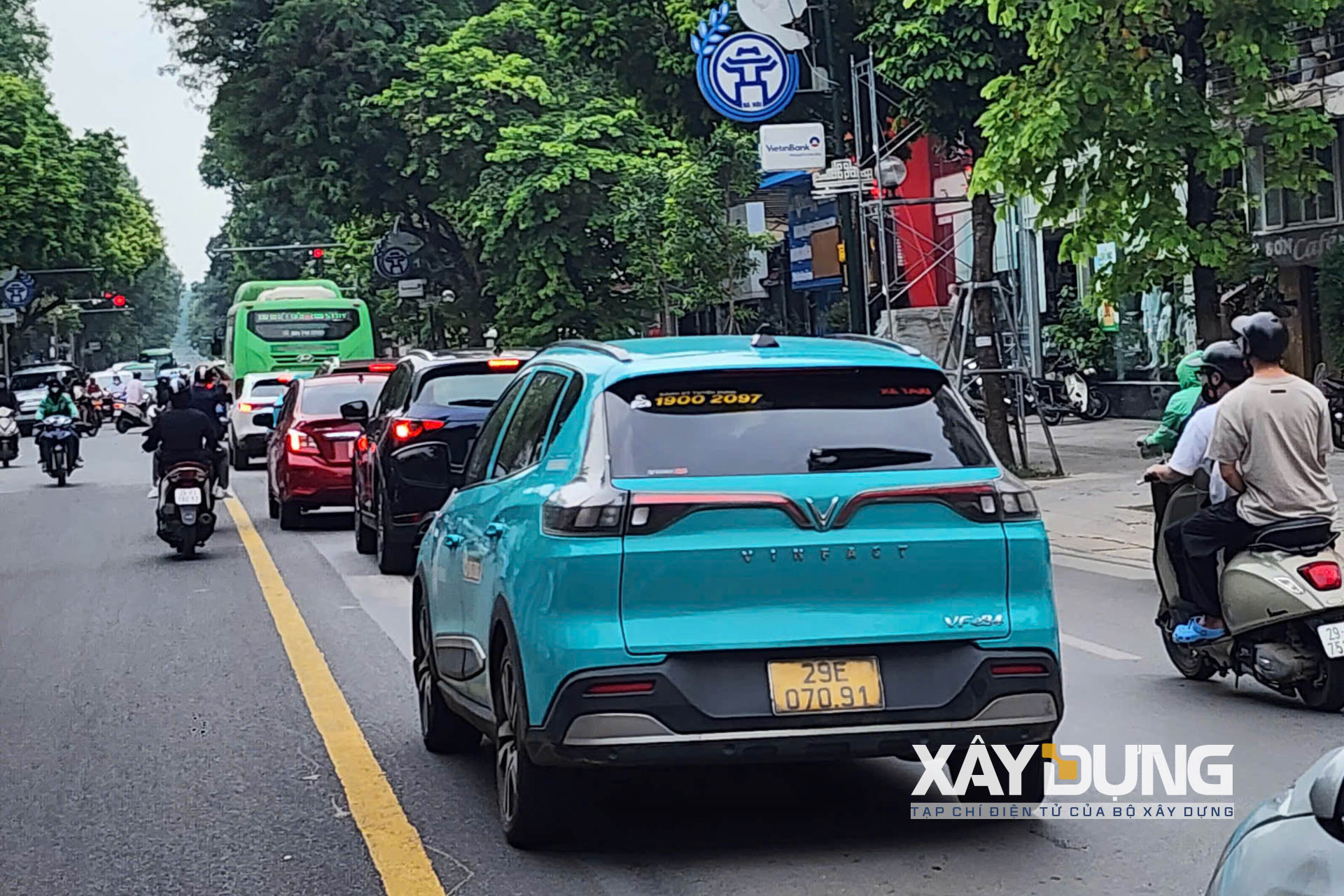 Diện mạo mới của đường phố Hà Nội trước ngày đại lễ của đất nước - Ảnh 12.