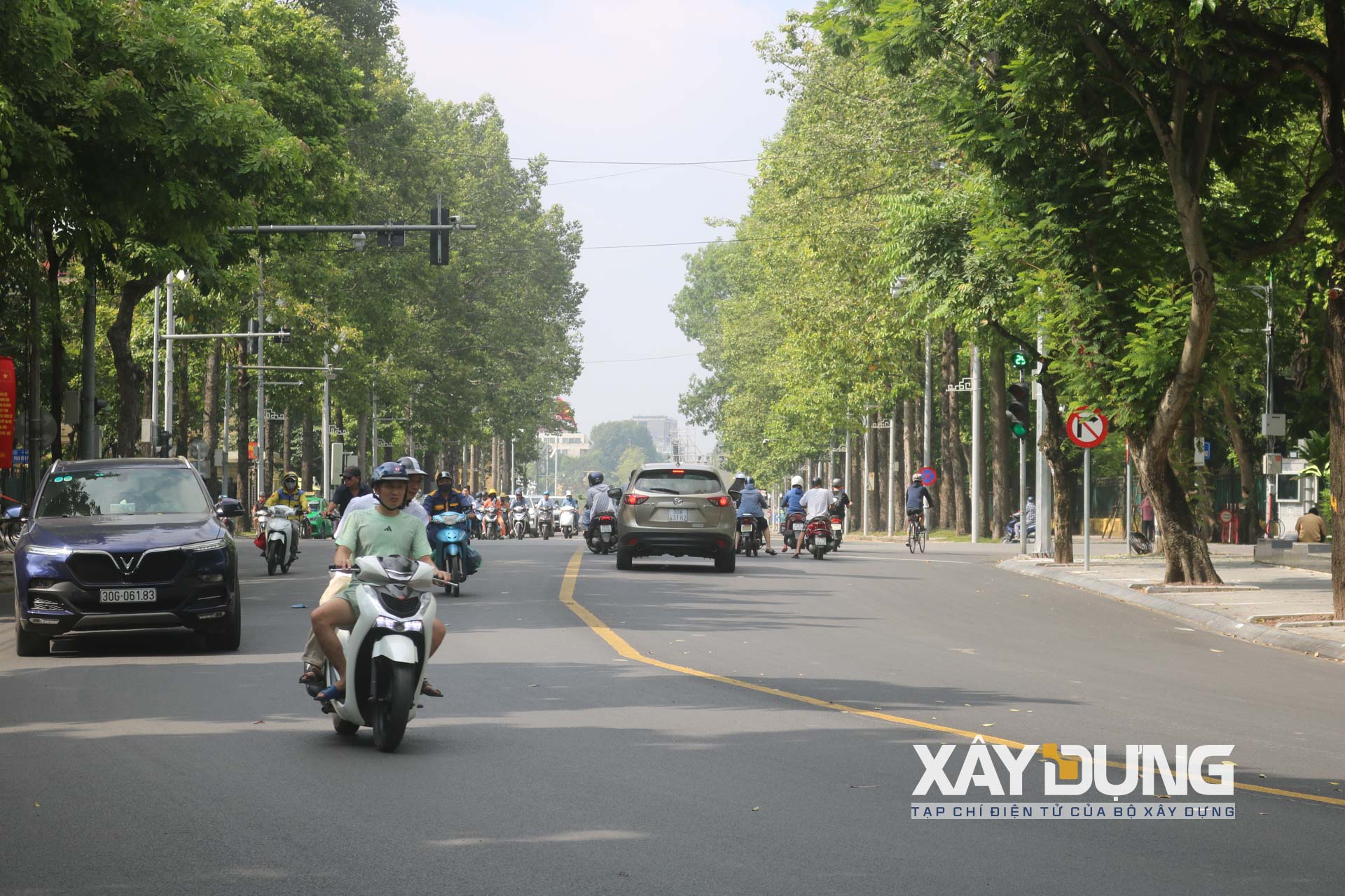 Diện mạo mới của đường phố Hà Nội trước ngày đại lễ của đất nước - Ảnh 4.