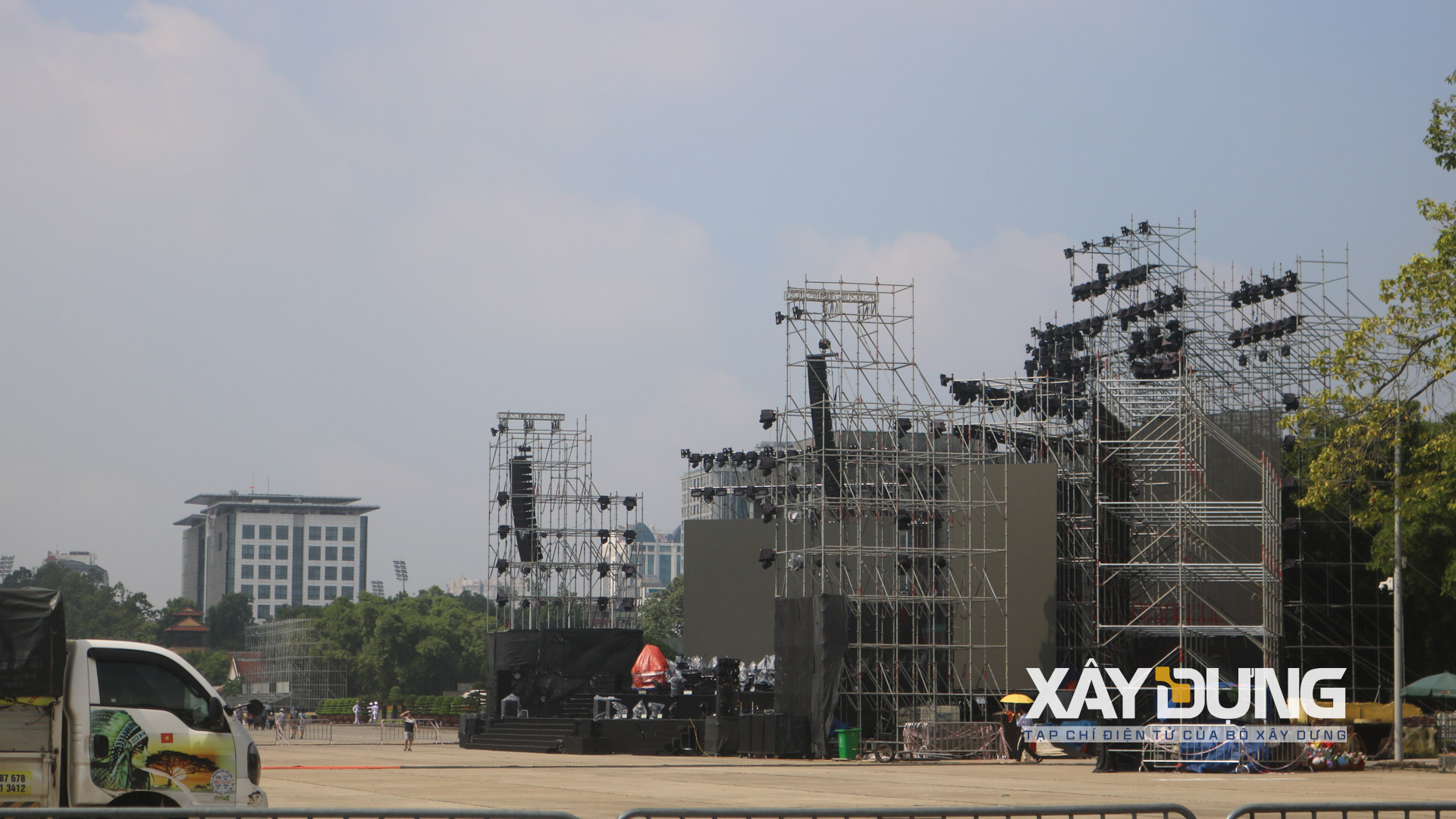 Diện mạo mới của đường phố Hà Nội trước ngày đại lễ của đất nước - Ảnh 16.