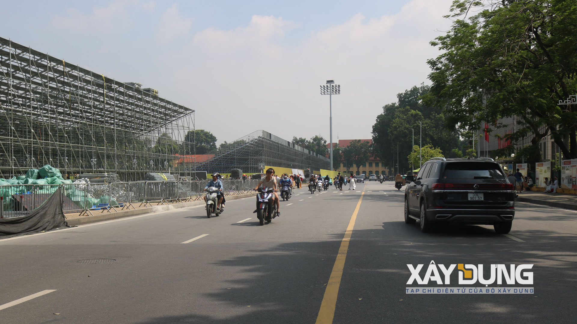 Diện mạo mới của đường phố Hà Nội trước ngày đại lễ của đất nước - Ảnh 17.