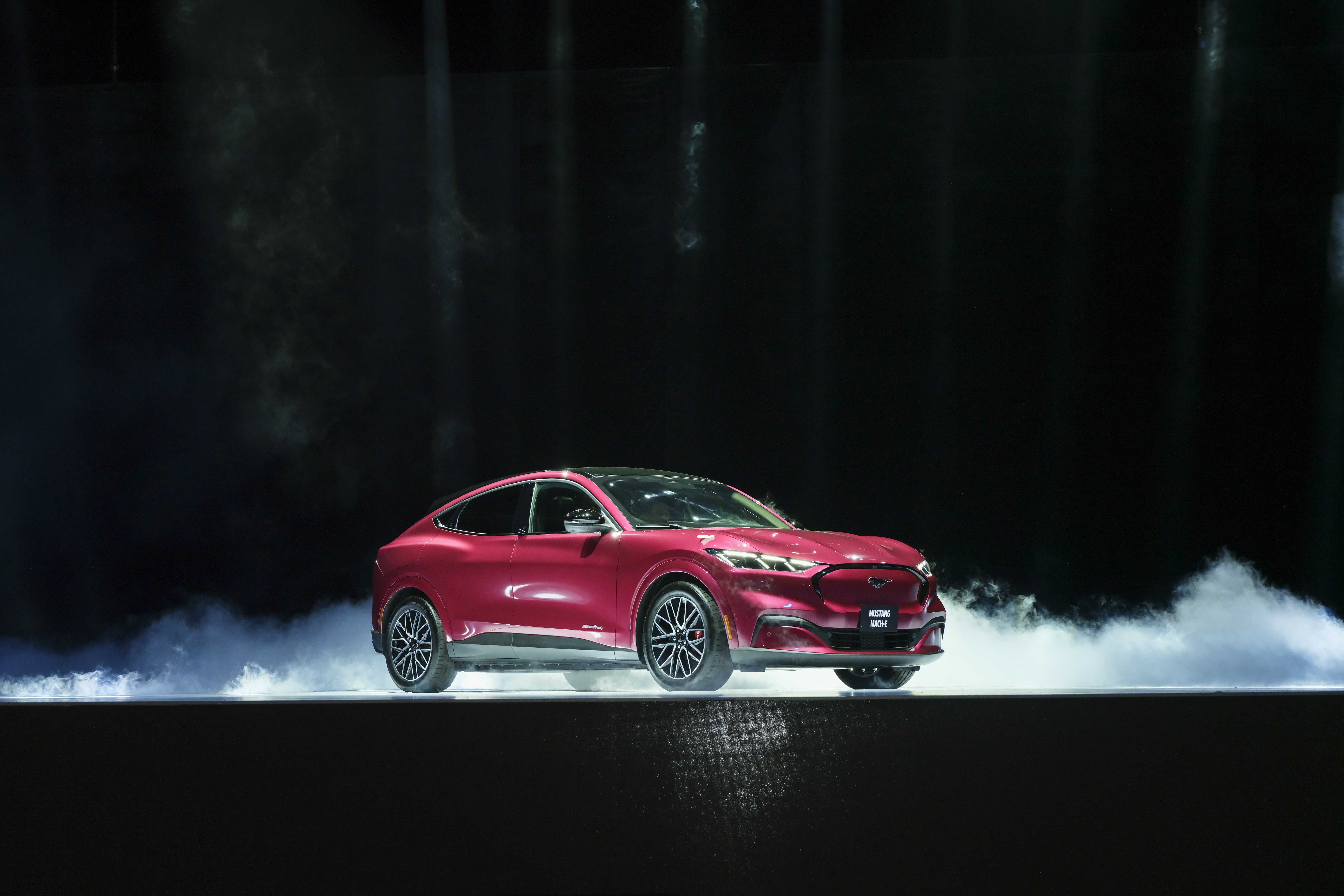 Mua xe Ford trong tháng 9/2025, người dùng nhận ưu đãi lớn - Ảnh 3.