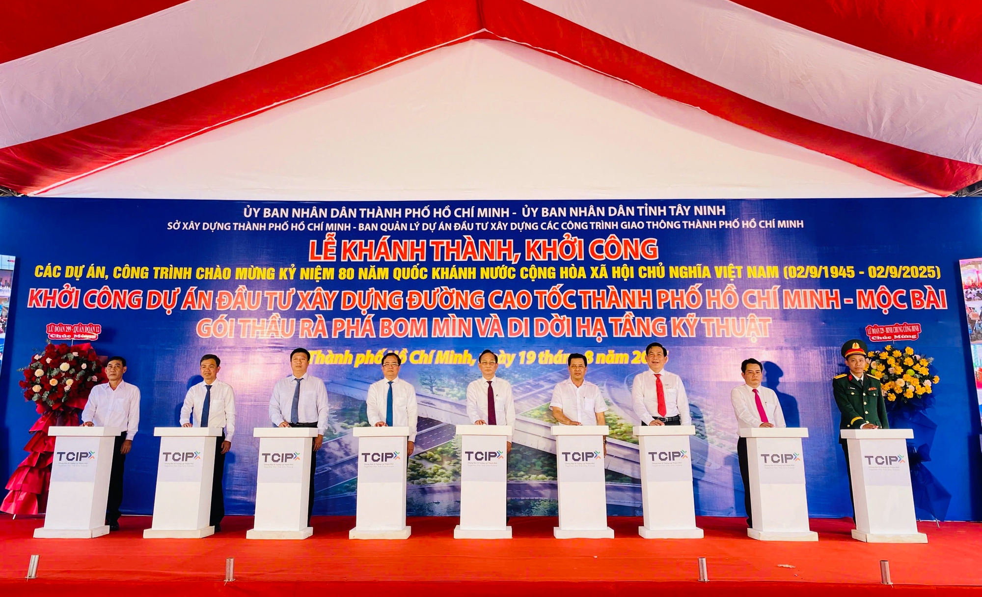 Khởi công gói thầu đầu tiên của tuyến cao tốc TPHCM - Mộc Bài - Ảnh 1.