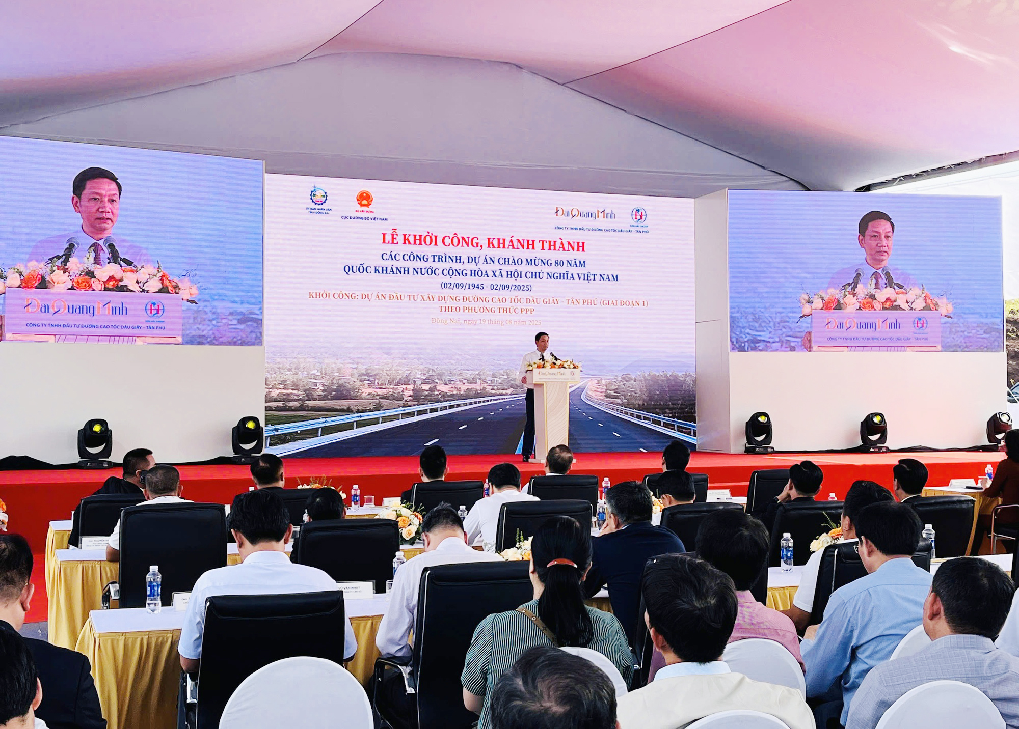 Đồng Nai khởi công hai tuyến cao tốc trọng điểm, thúc đẩy phát triển vùng - Ảnh 2.