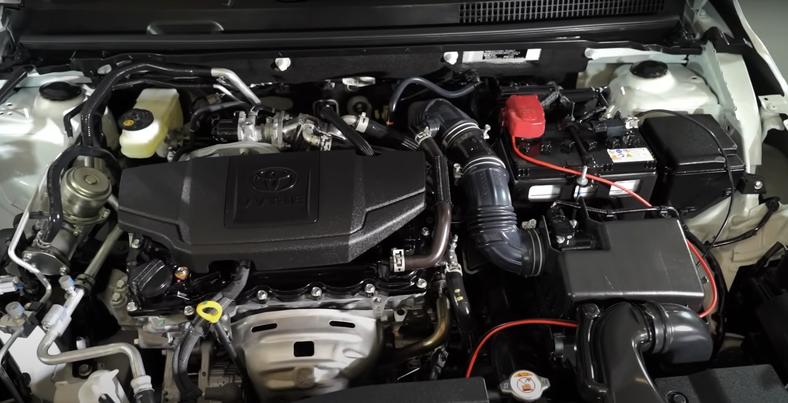 Ảnh thực tế Toyota Vios hybrid vừa ra mắt giá 582 triệu, bao giờ về Việt Nam? - Ảnh 1.