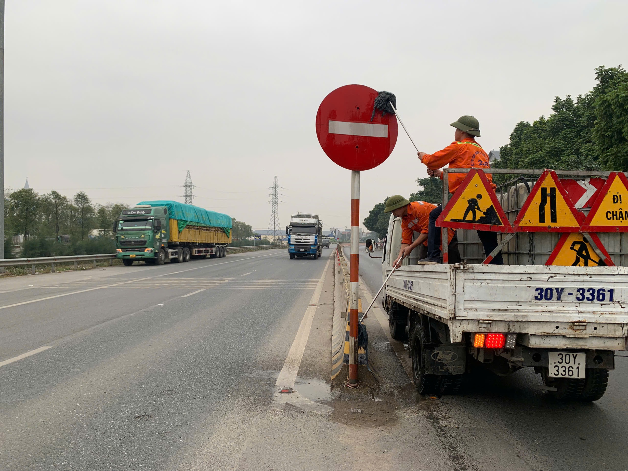 Bảo đảm giao thông an toàn, thông suốt trong dịp Quốc khánh và khai giảng năm học mới - Ảnh 2.