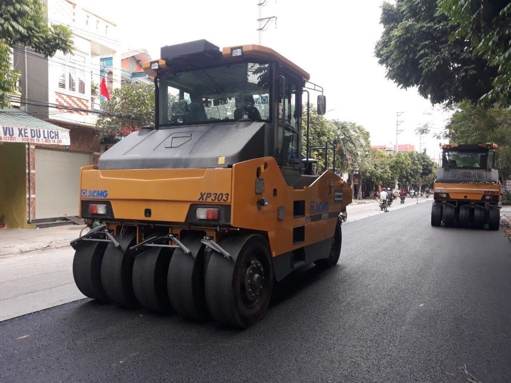 Sử dụng xe lu bánh lốp thế nào hiệu quả?- Ảnh 1.