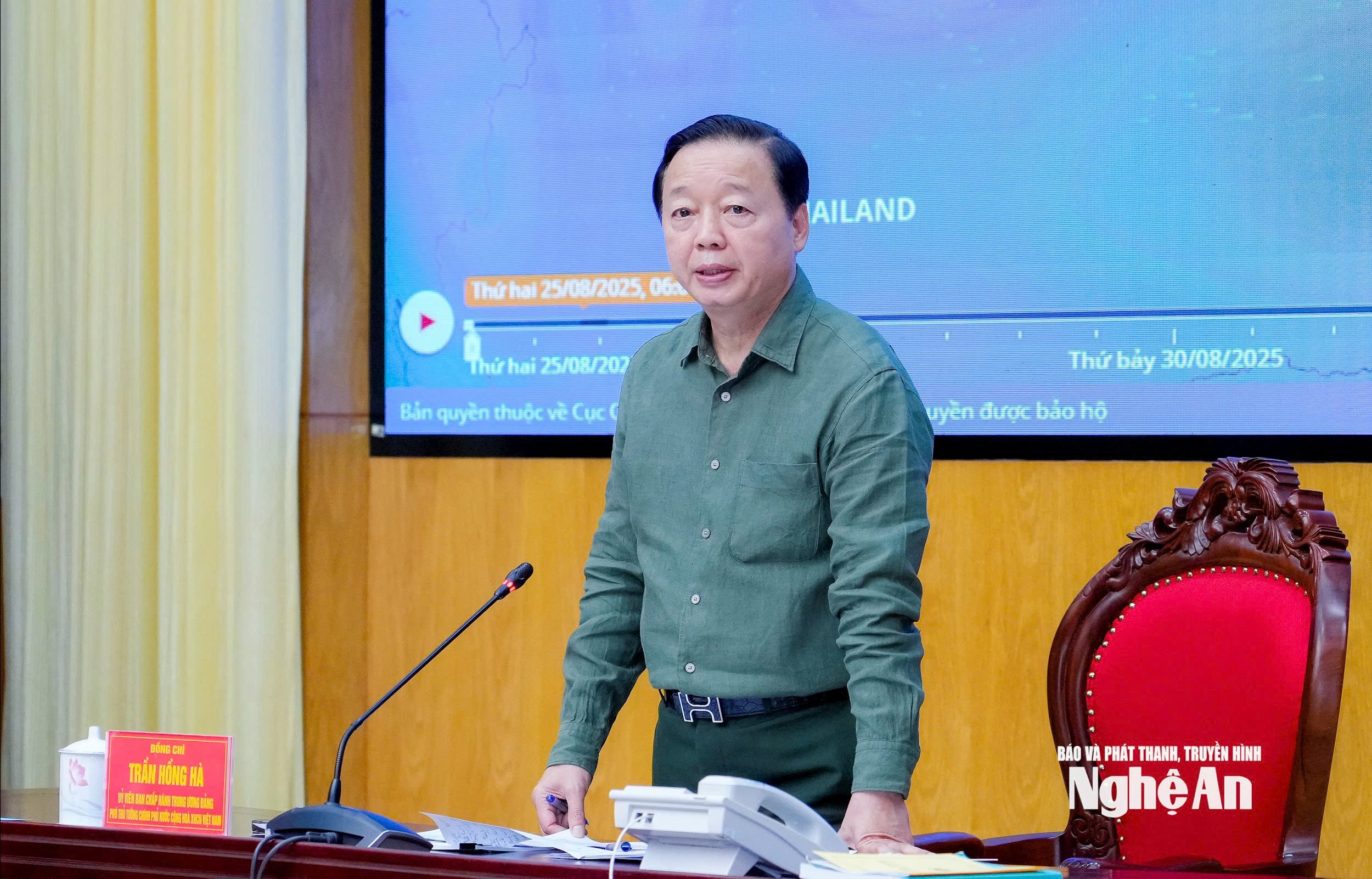 Đoàn công tác Trung ương và tỉnh Nghệ An trực tiếp chỉ đạo phòng chống bão Kajiki - Ảnh 1.