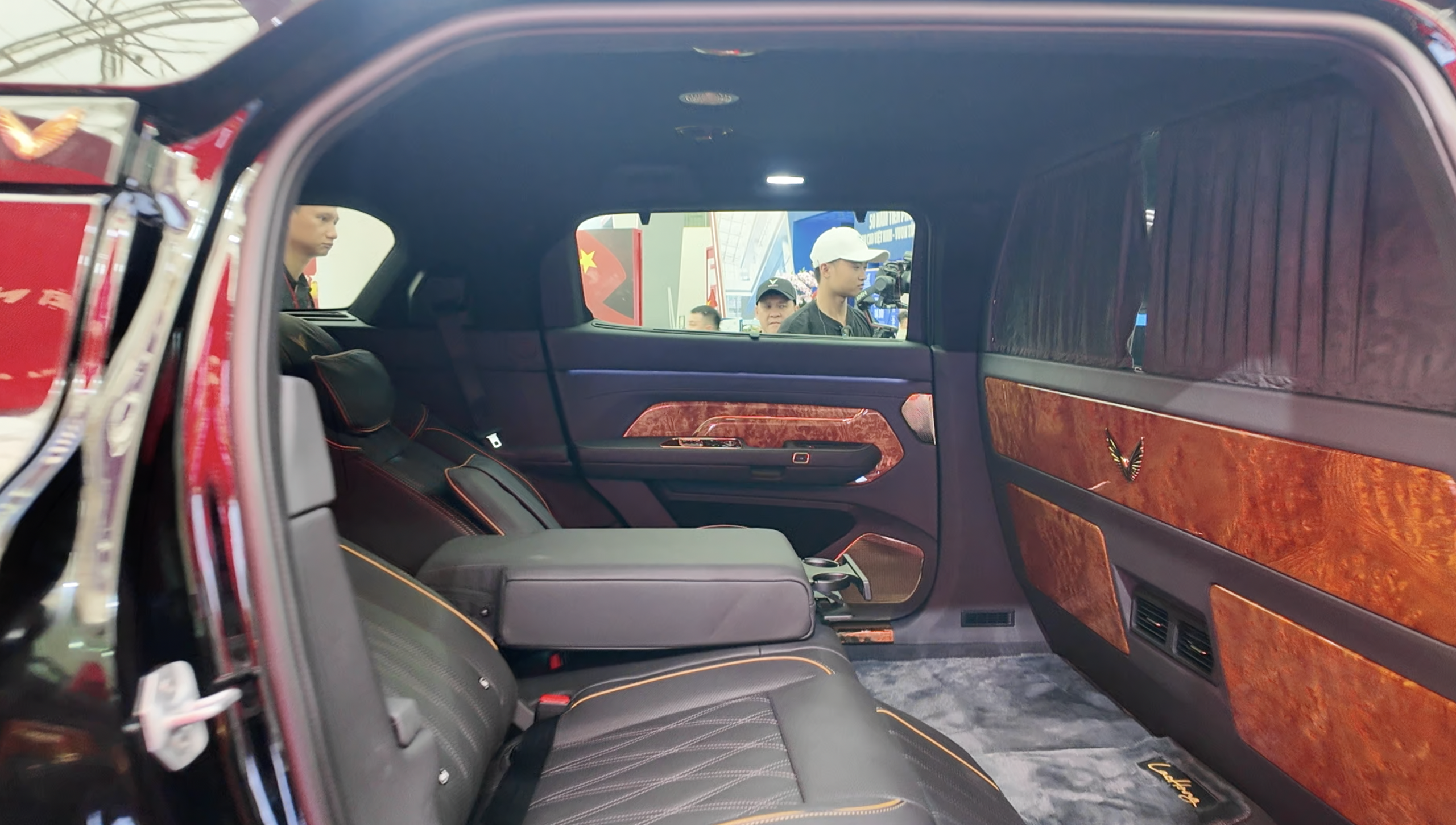 Trải nghiệm thực tế VinFast Lạc Hồng 900 LX, bất ngờ khả năng chống đạn, bom mìn - Ảnh 4.