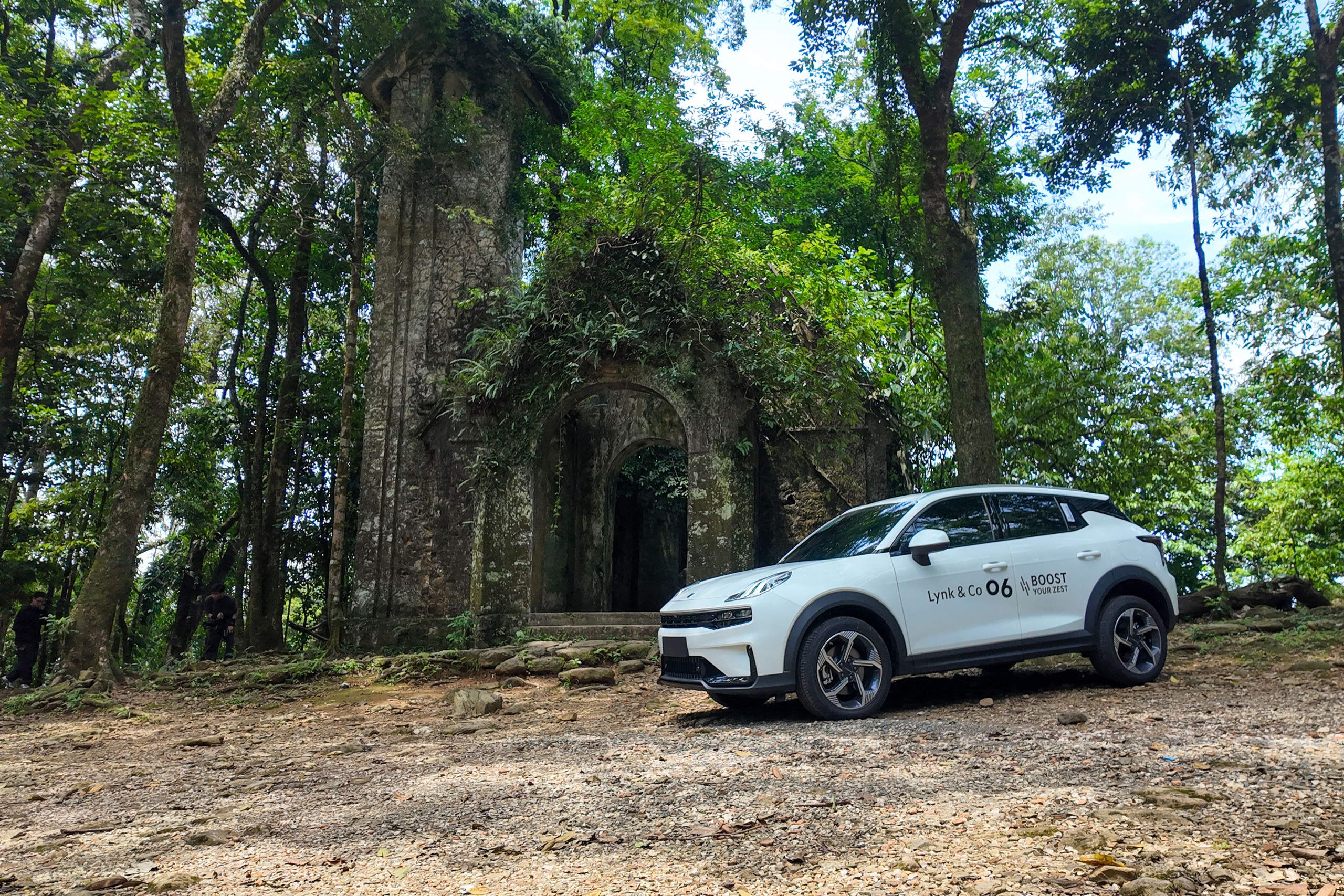 Đánh giá Lynk & Co 06 Core Plus: Đổi ADAS bằng giá rẻ, vận hành khác biệt - Ảnh 1.