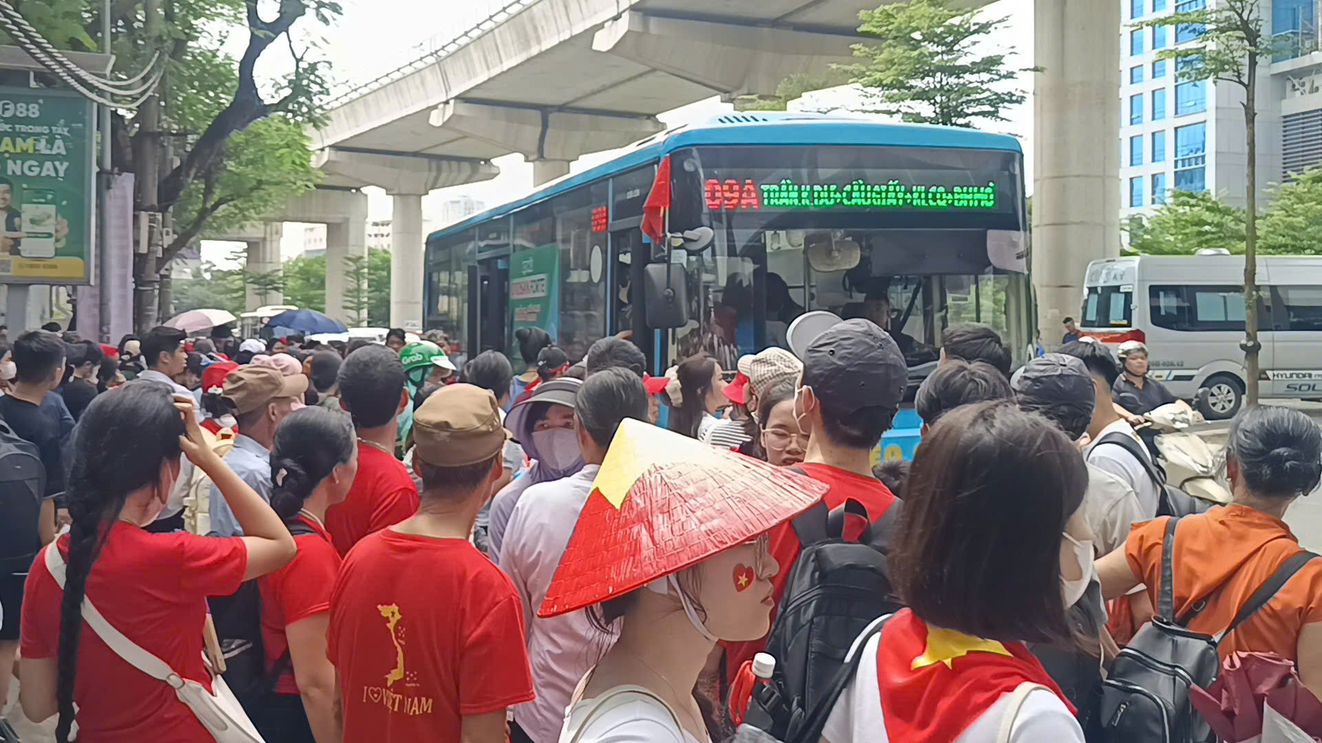 Bảo đảm nhu cầu đi lại cho người dân xem Lễ diễu binh, diễu hành - Ảnh 1.